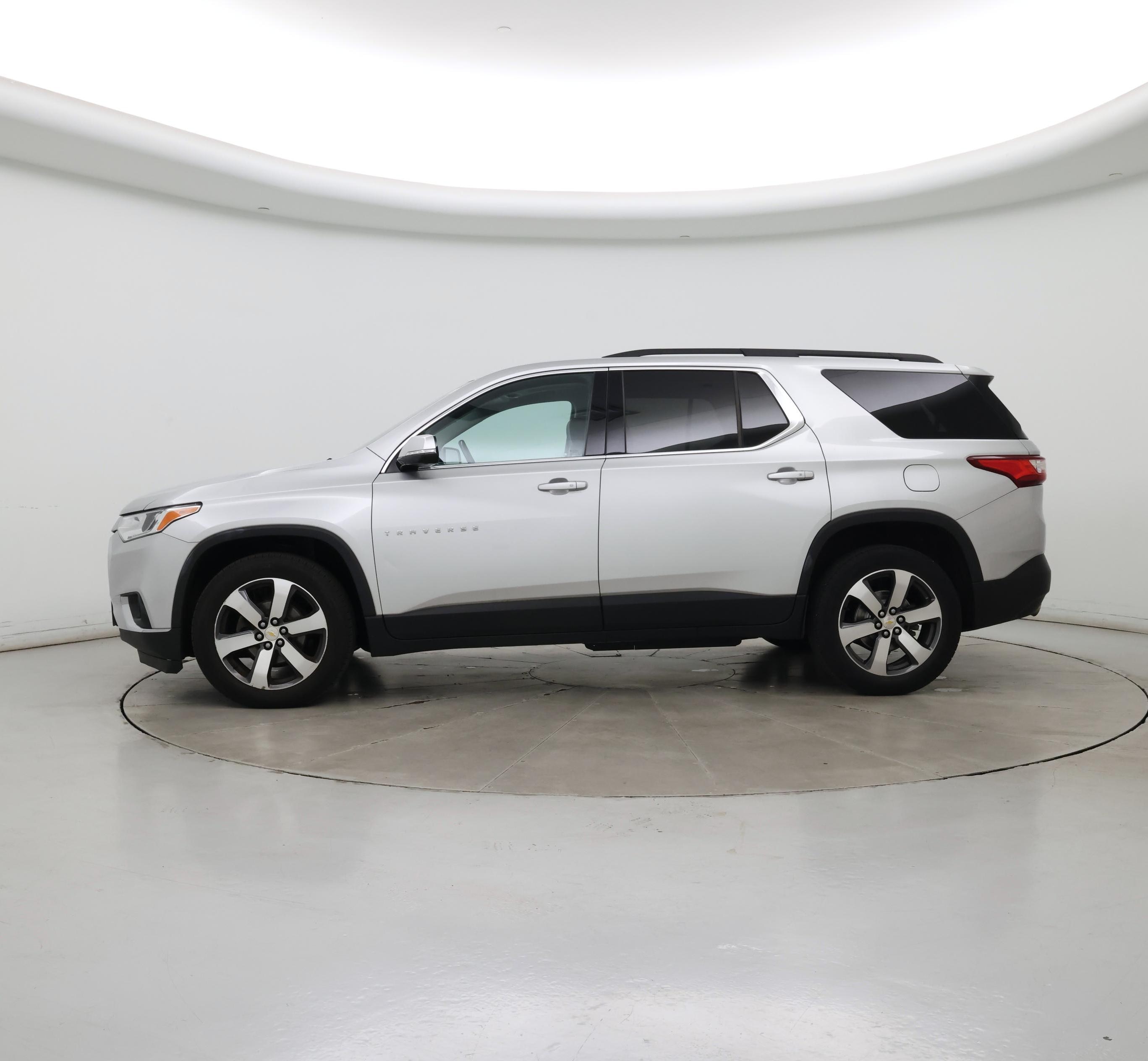 Thumbnail: 2020 Chevrolet Traverse - 3