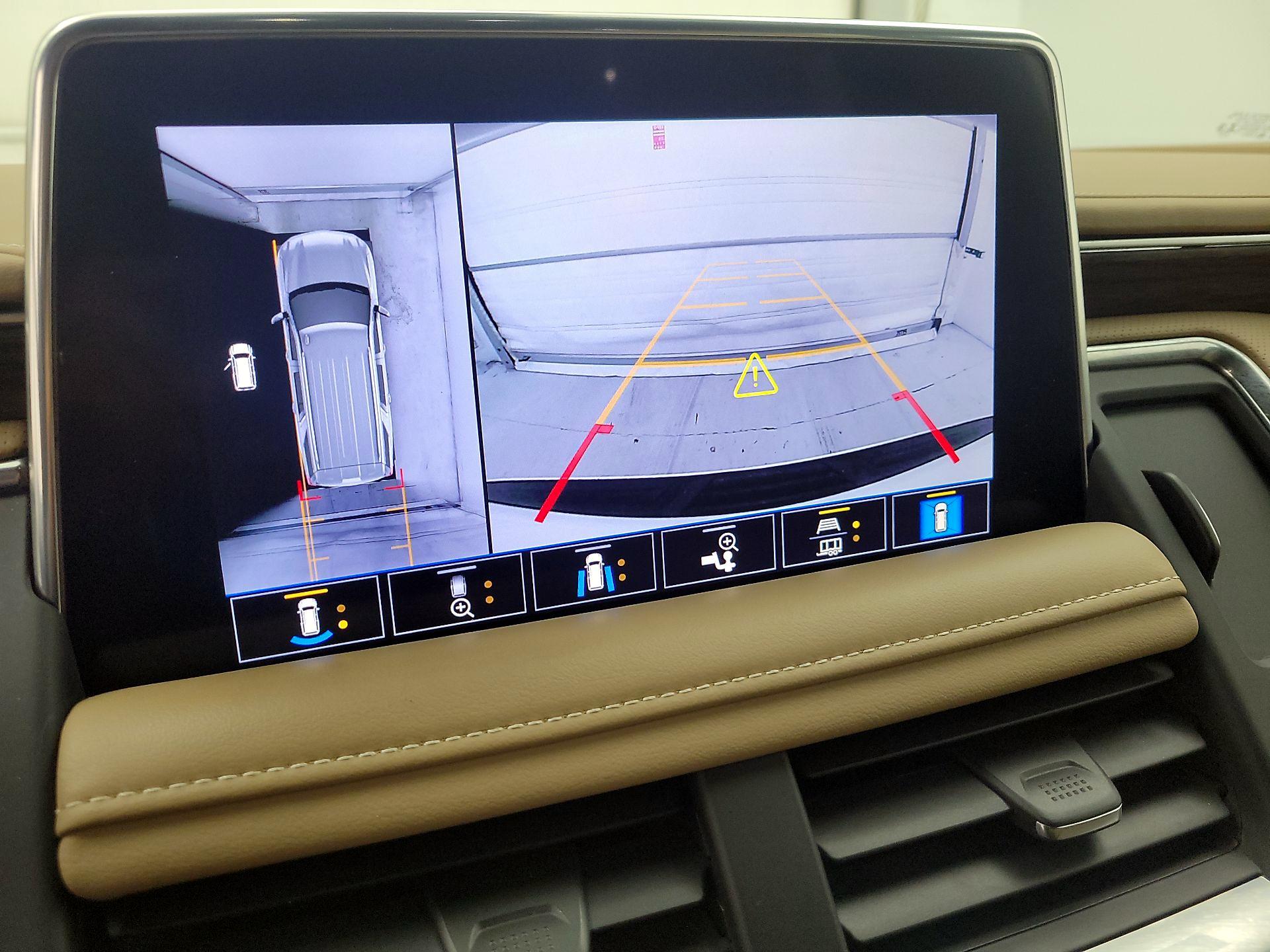 Thumbnail: 2021 Chevrolet Suburban - 14