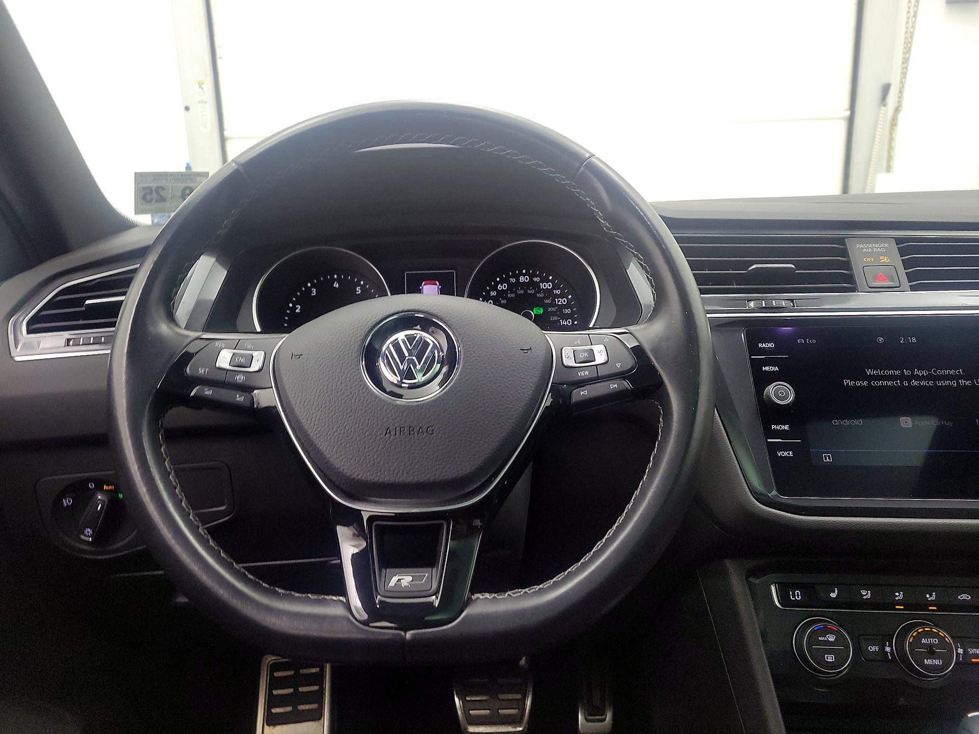 Thumbnail: 2020 Volkswagen Tiguan - 10