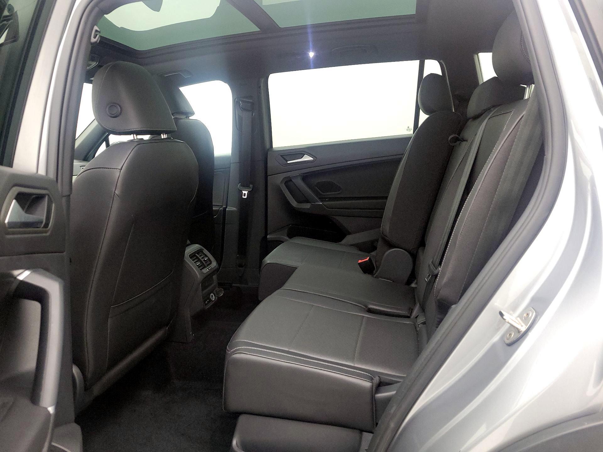 Thumbnail: 2020 Volkswagen Tiguan - 18