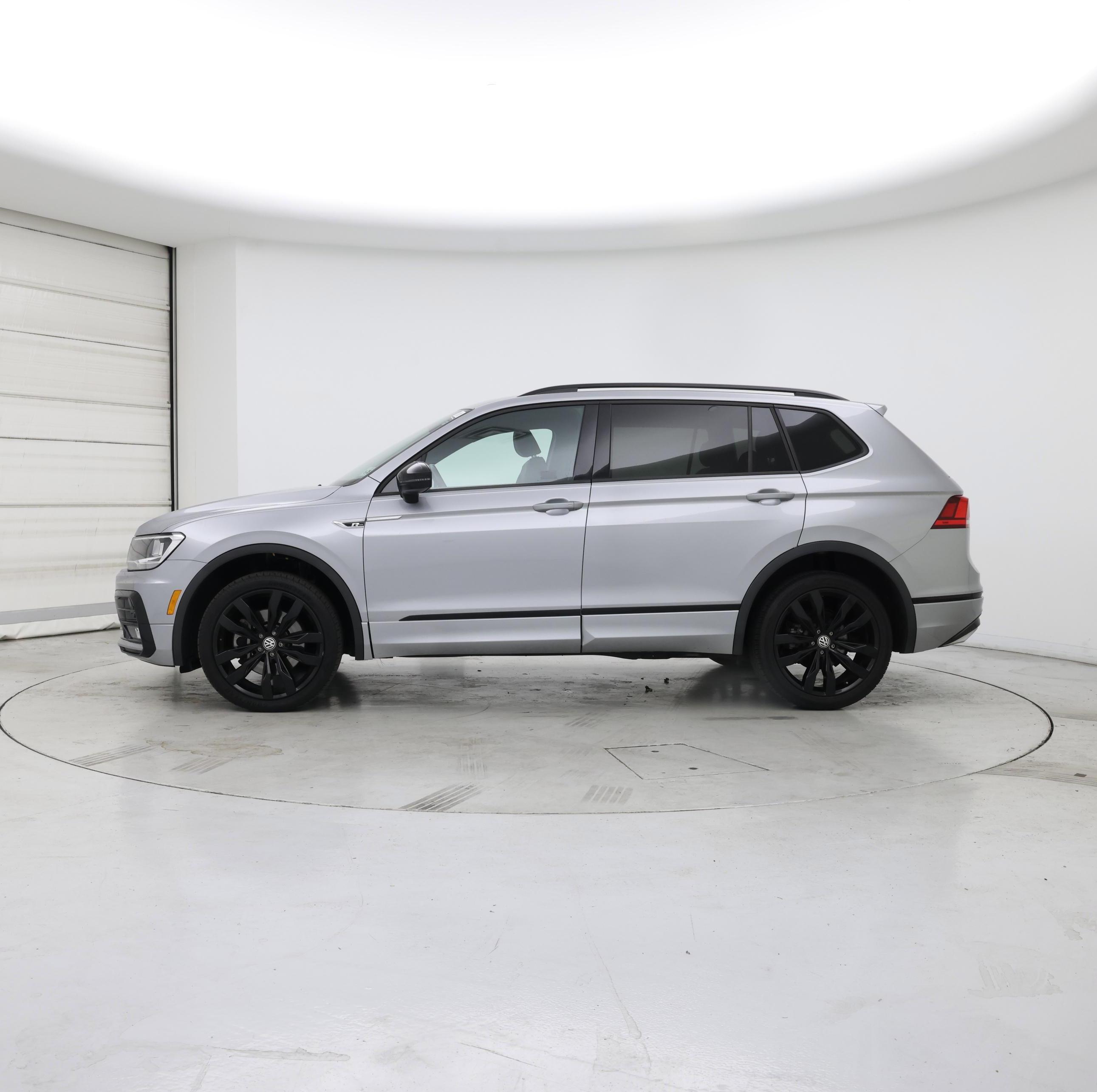 Thumbnail: 2020 Volkswagen Tiguan - 3