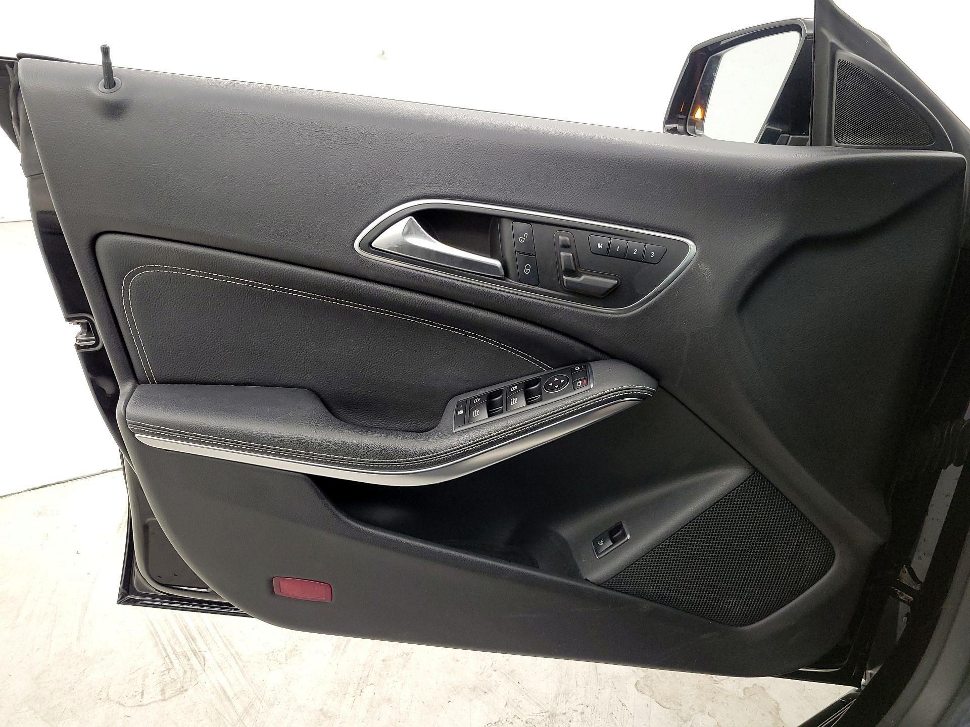 Thumbnail: 2016 Mercedes-Benz CLA - 10