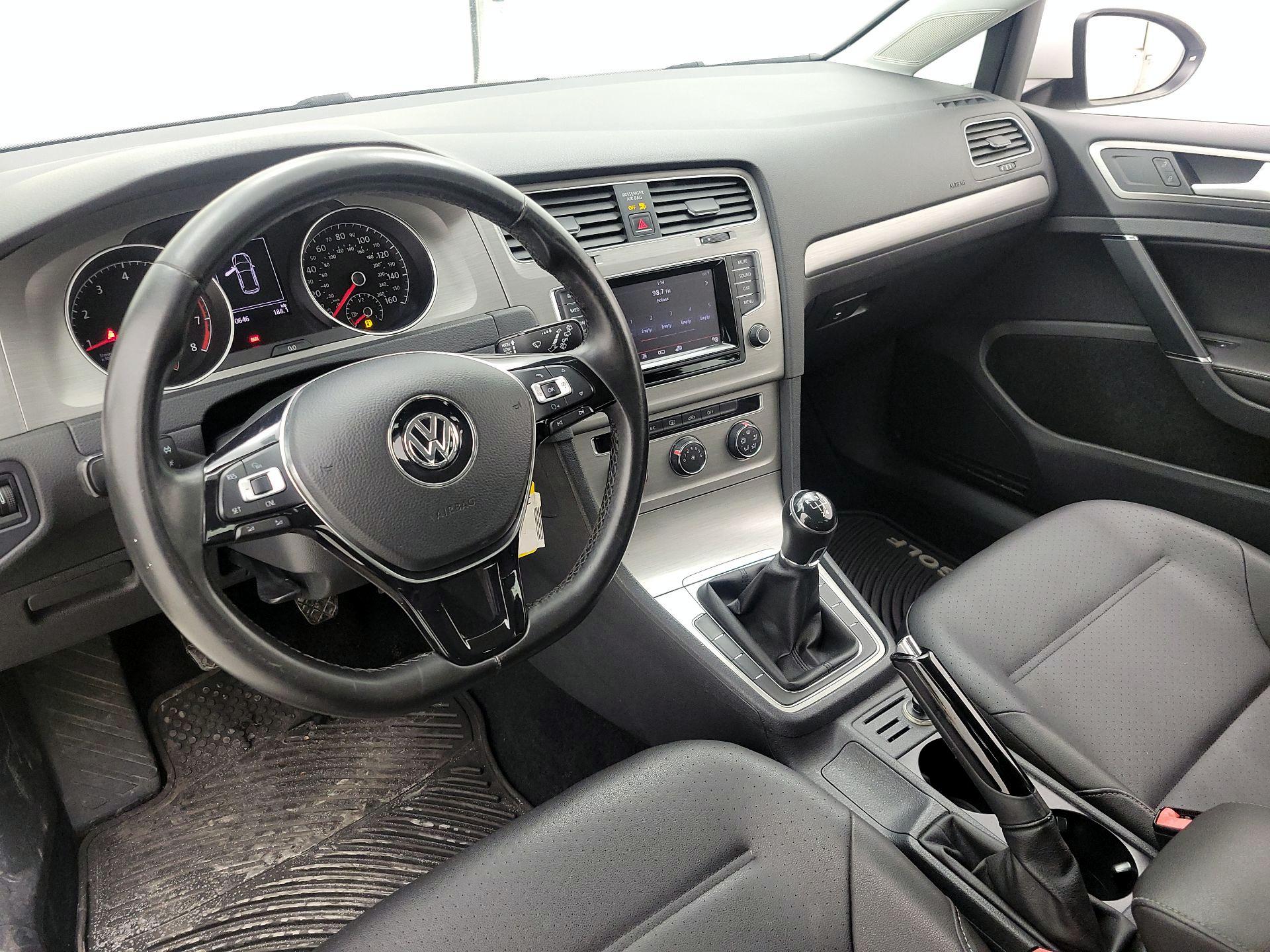 Thumbnail: 2015 Volkswagen Golf - 9