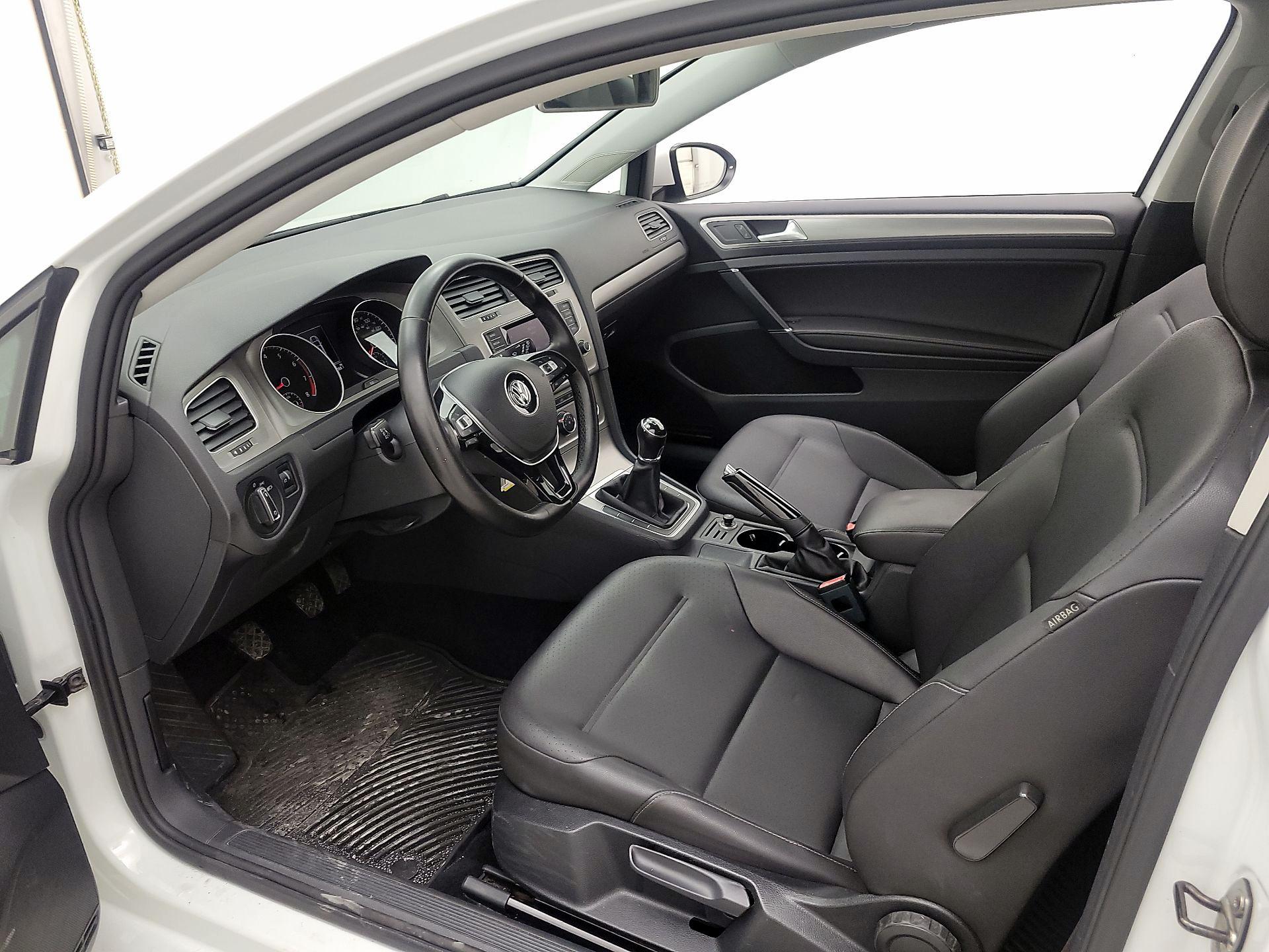 Thumbnail: 2015 Volkswagen Golf - 11