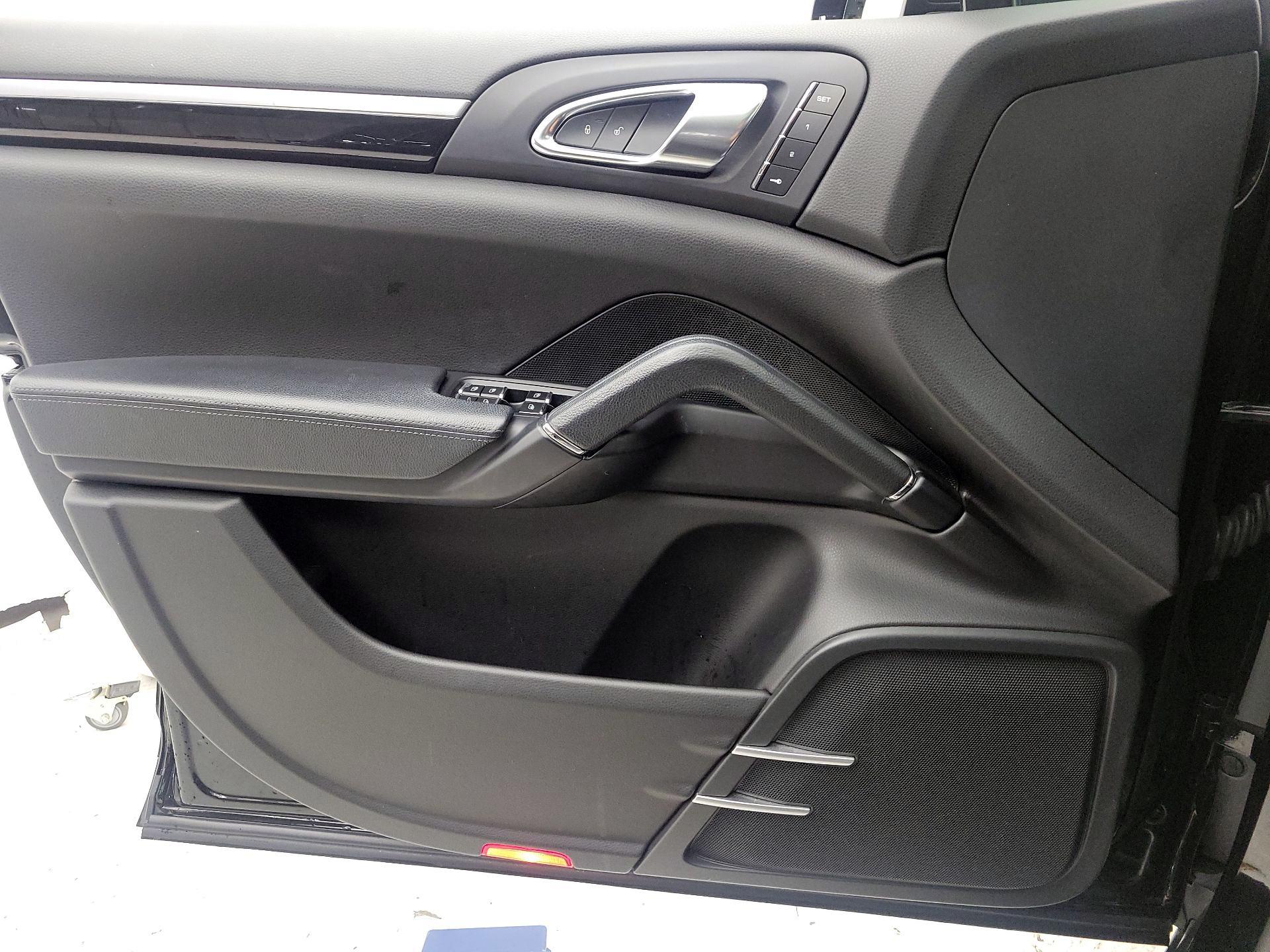 Thumbnail: 2017 Porsche Cayenne - 12