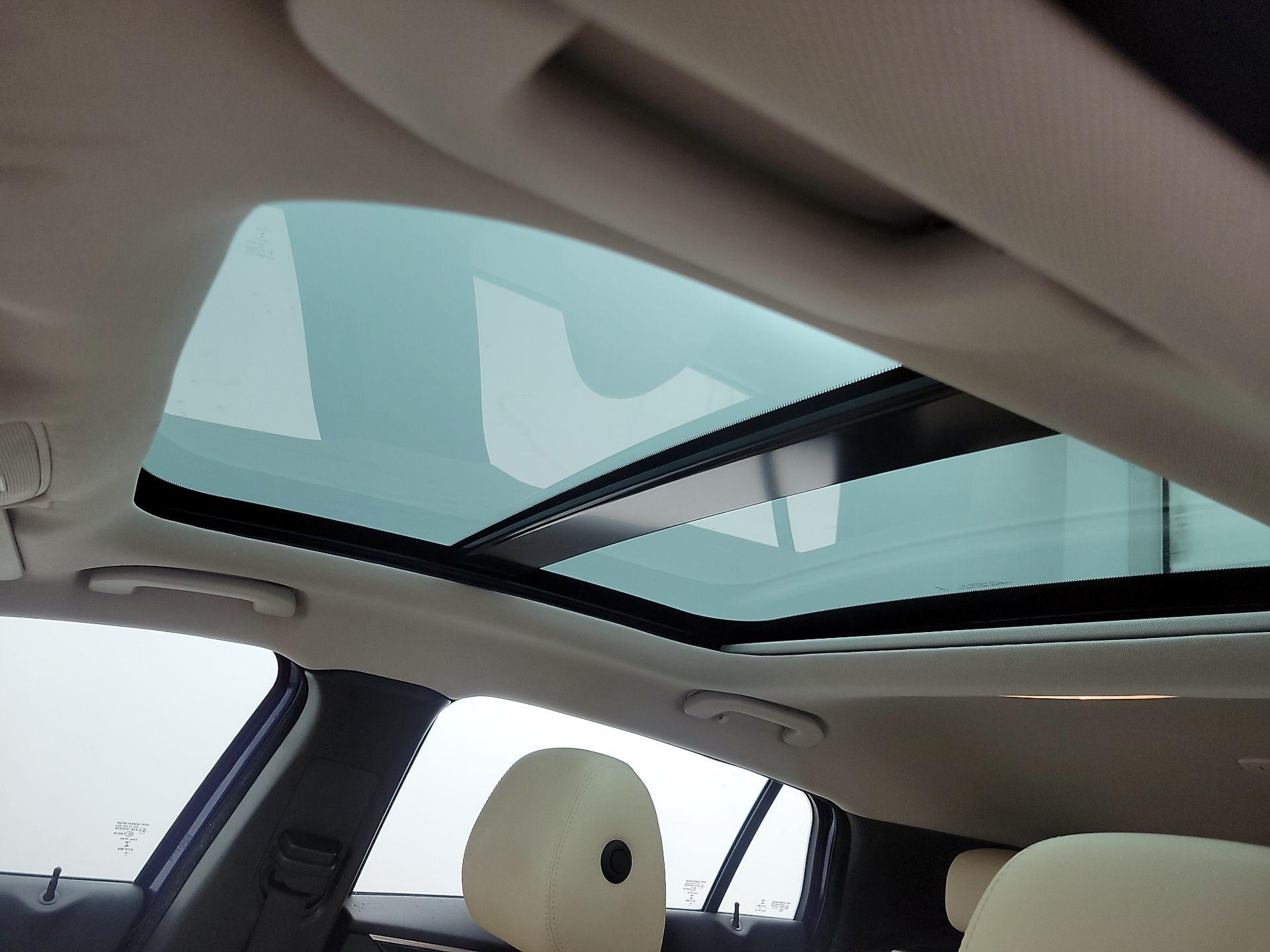 Thumbnail: 2017 INFINITI QX30 - 18