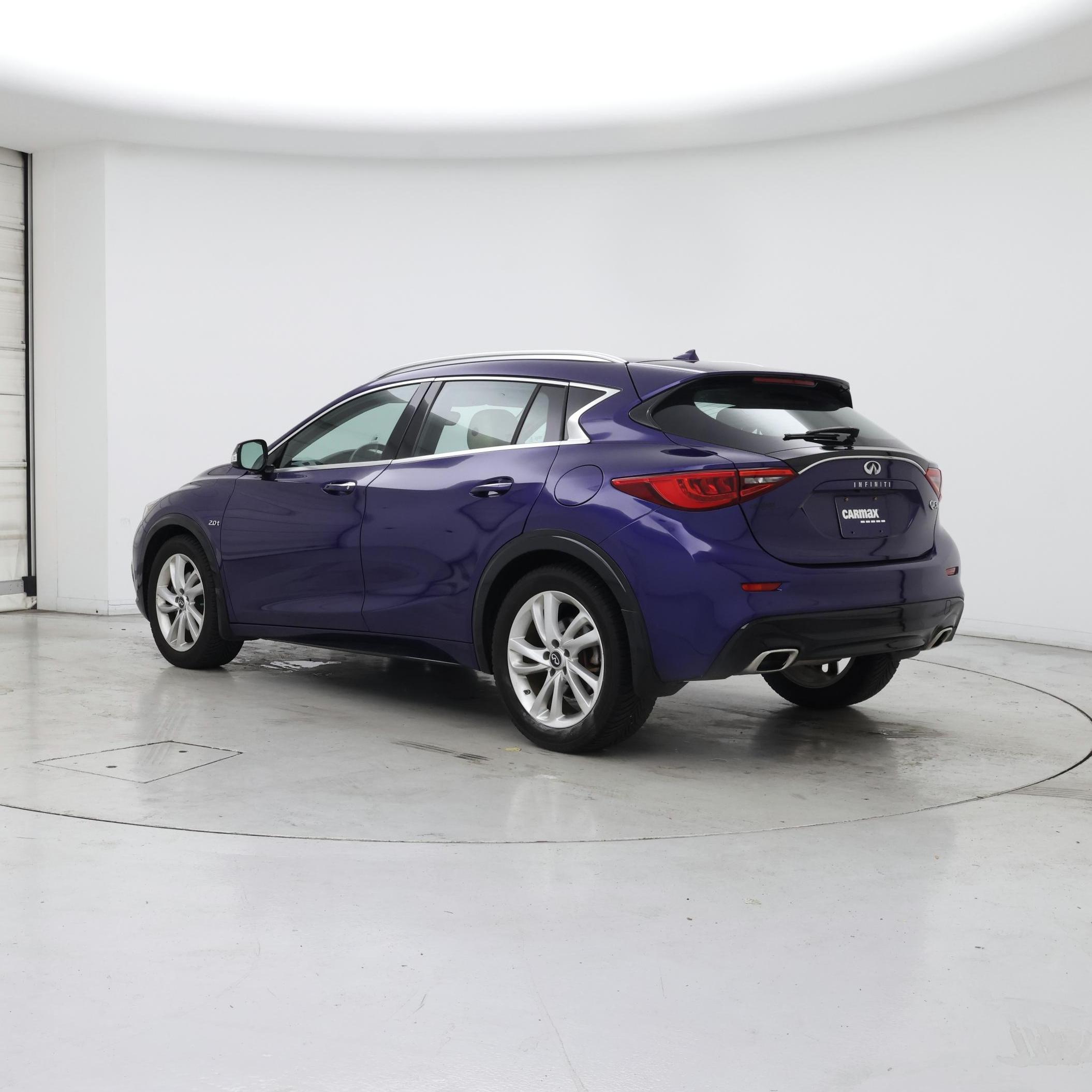 Thumbnail: 2017 INFINITI QX30 - 2