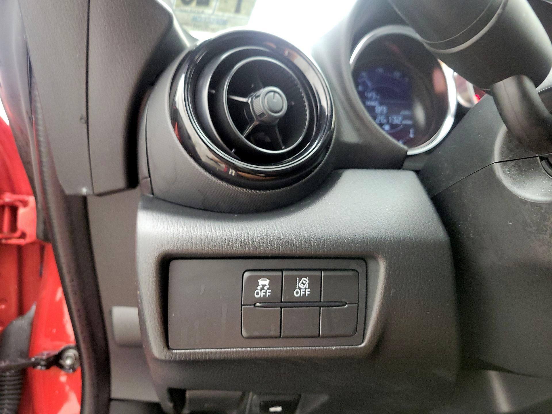 Thumbnail: 2022 Mazda MX-5 Miata - 13