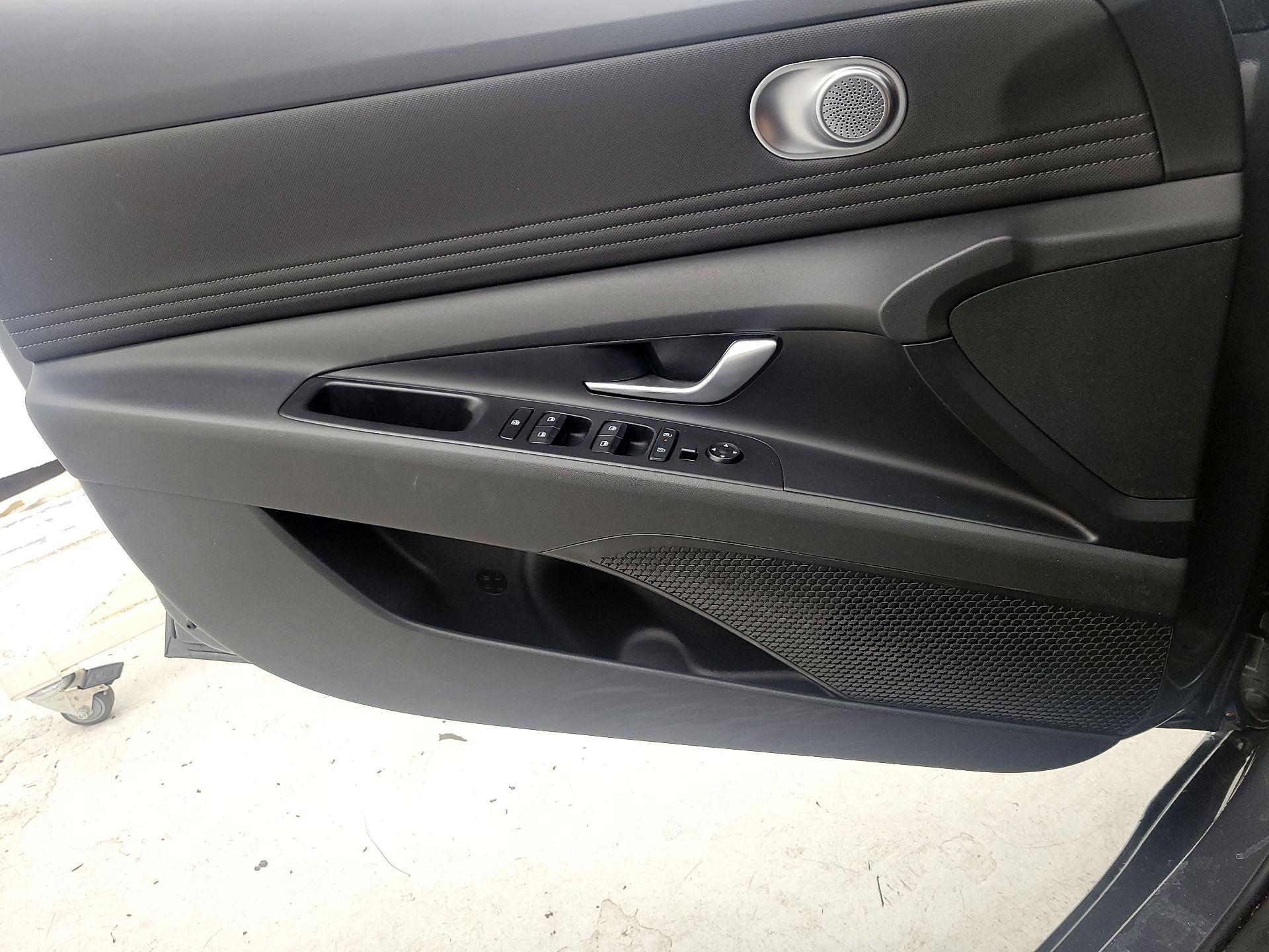 Thumbnail: 2025 Hyundai Elantra - 12