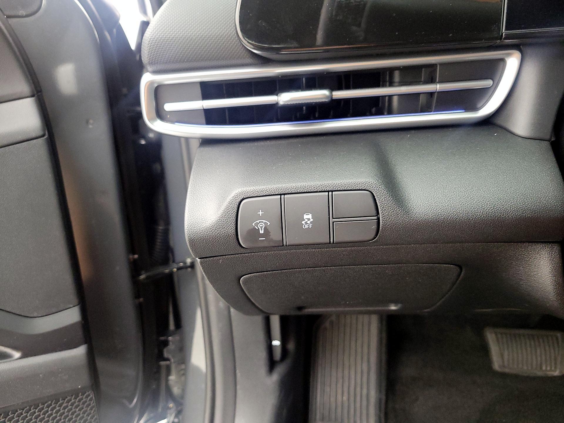 Thumbnail: 2025 Hyundai Elantra - 13