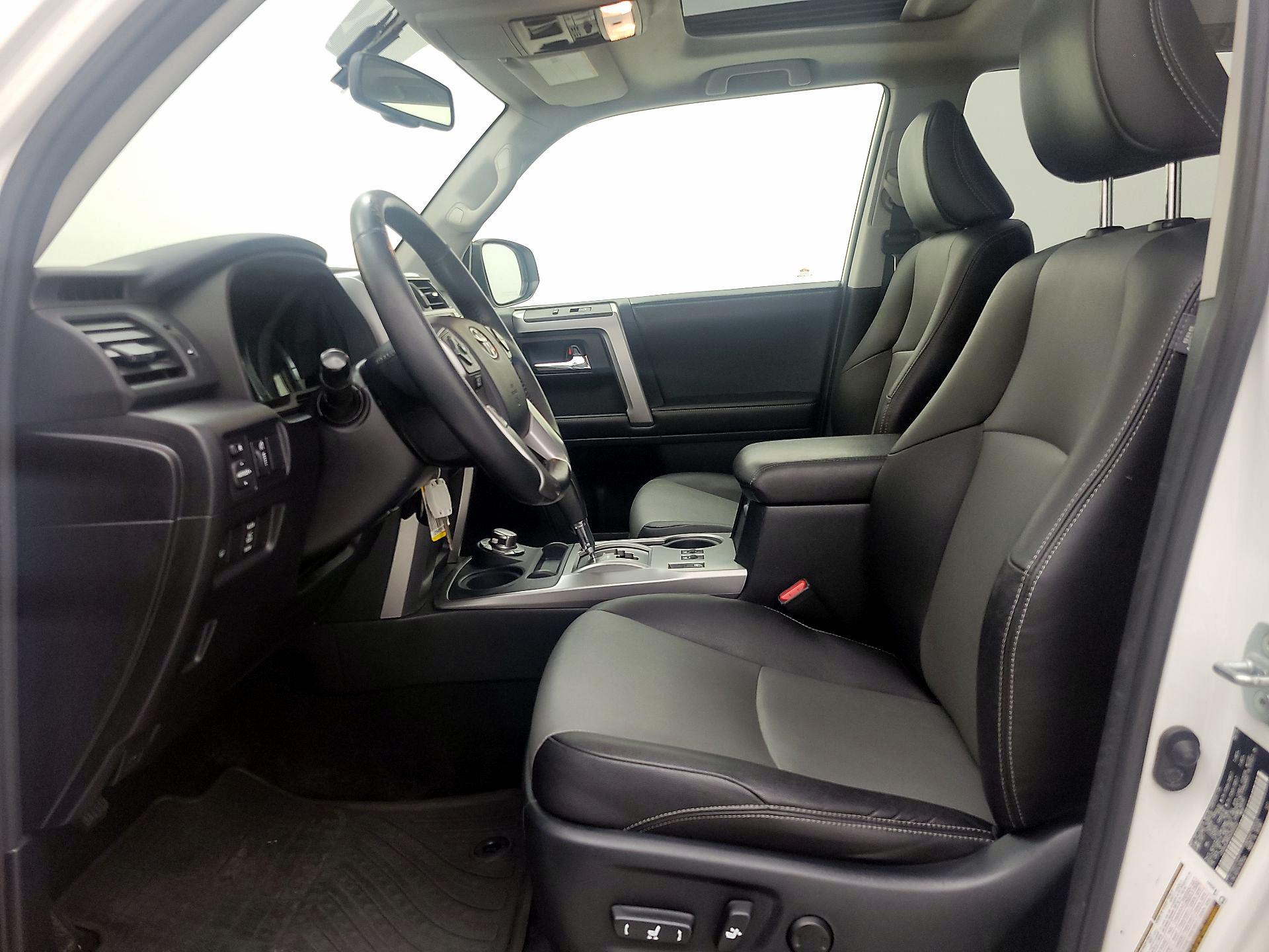 Thumbnail: 2016 Toyota 4Runner - 11