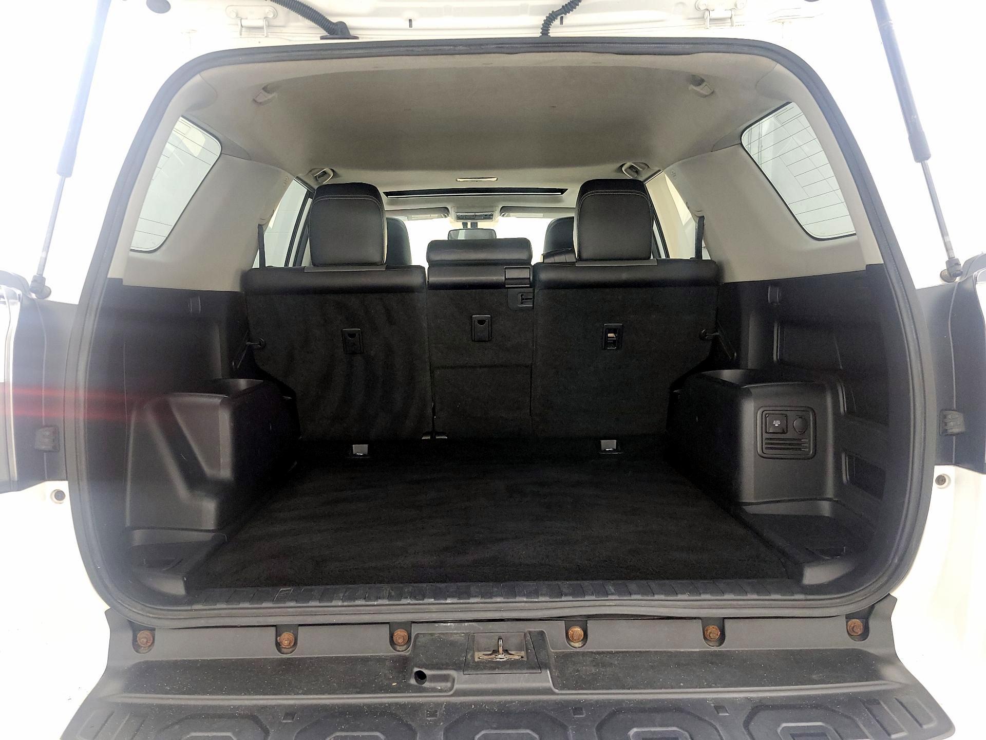 Thumbnail: 2016 Toyota 4Runner - 19