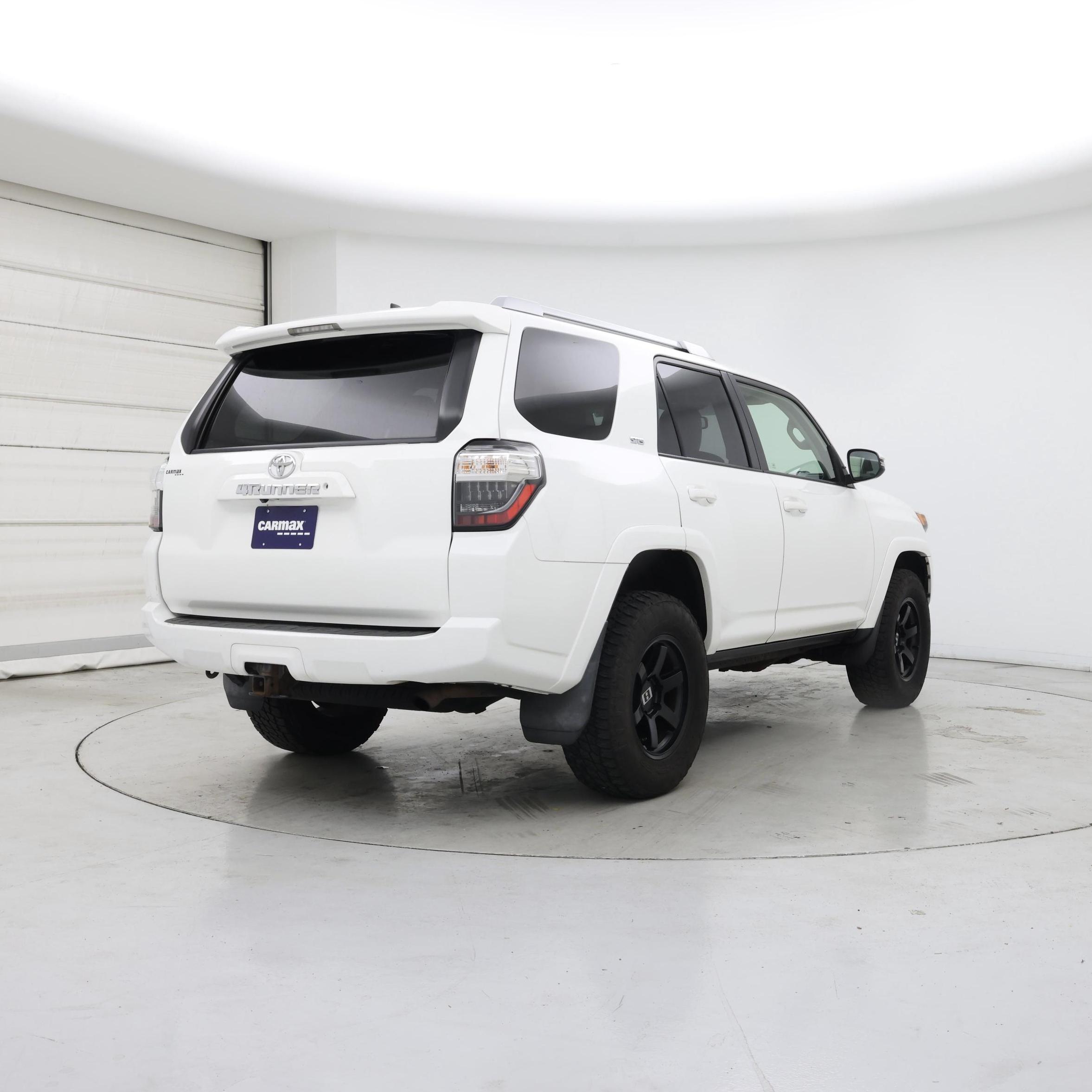 Thumbnail: 2016 Toyota 4Runner - 8