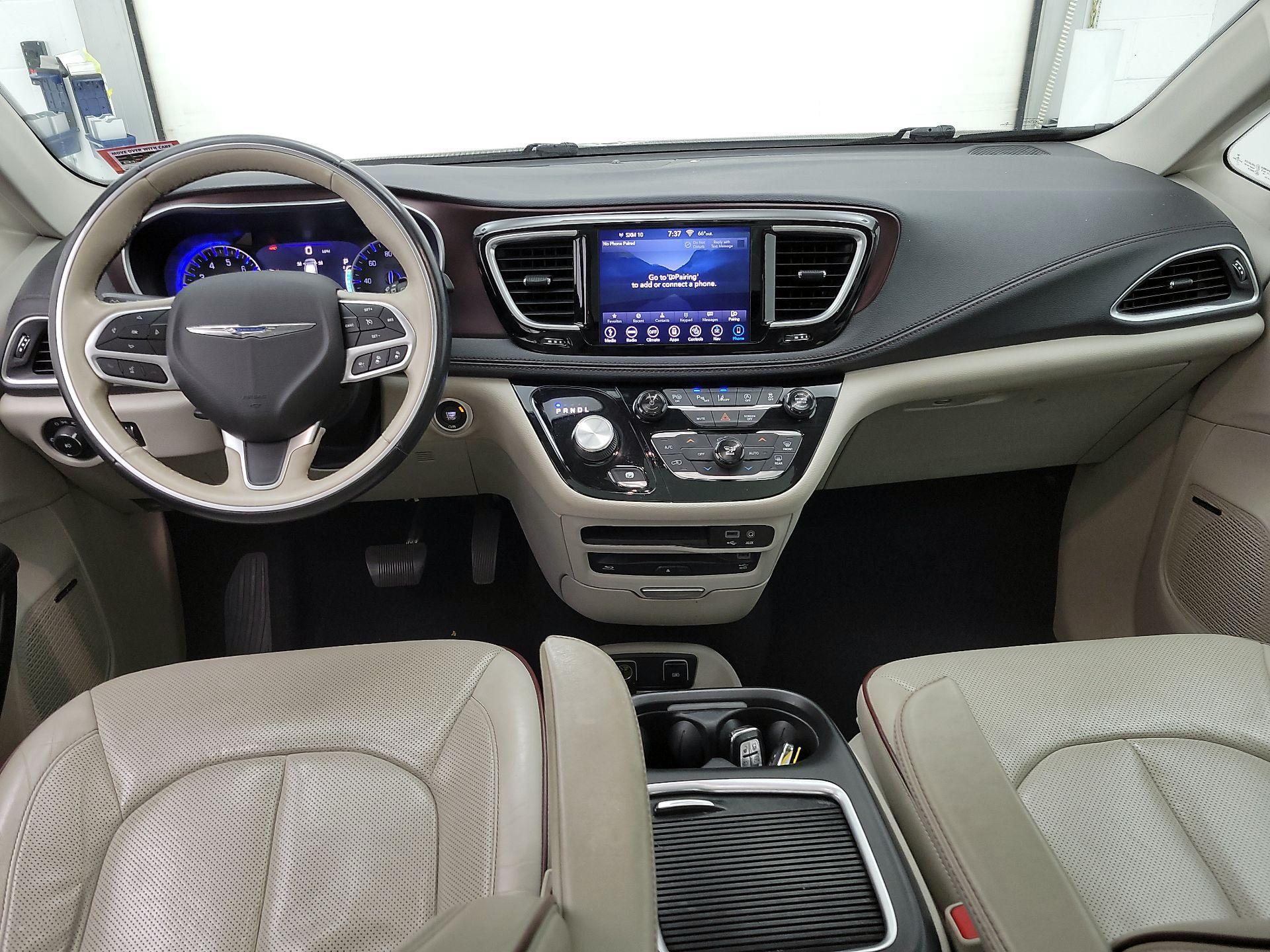 Thumbnail: 2018 Chrysler Pacifica - 9