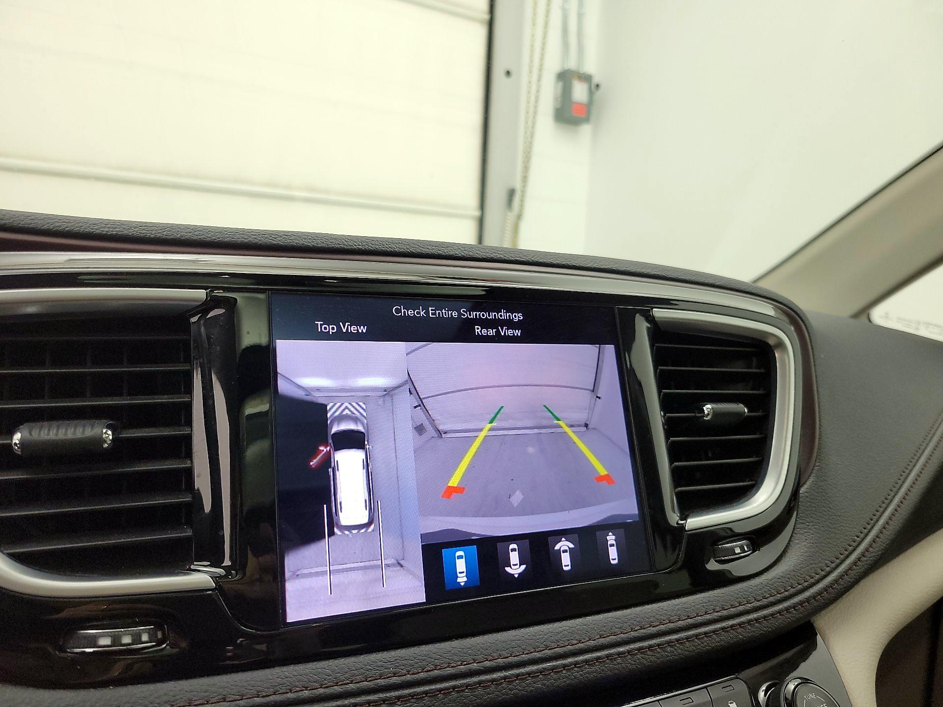 Thumbnail: 2018 Chrysler Pacifica - 14