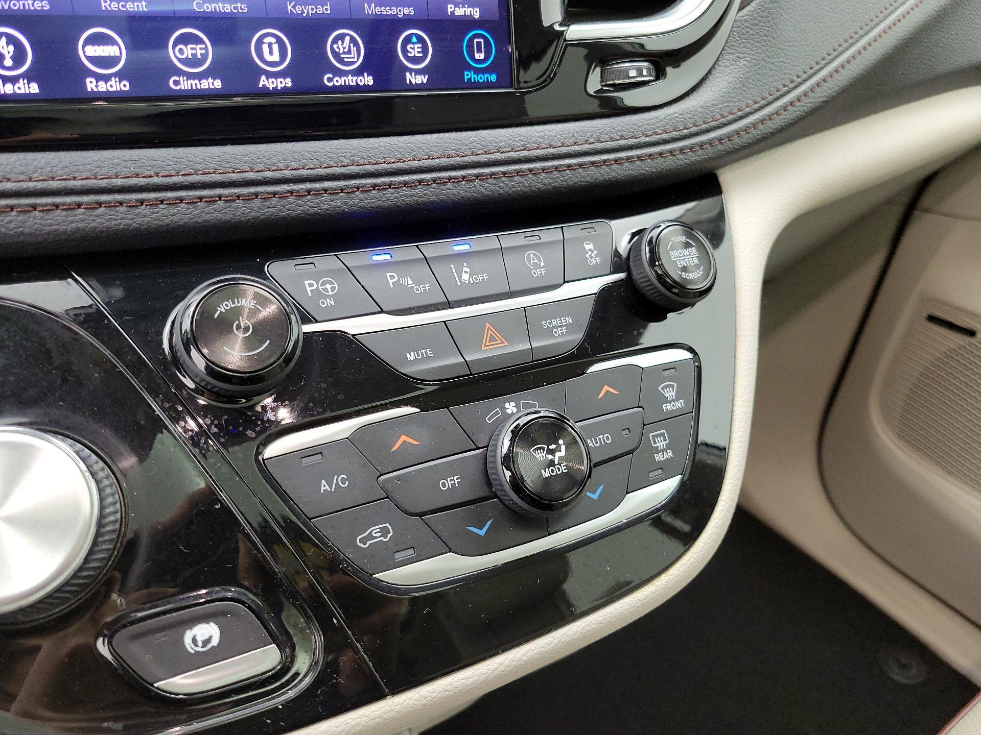 Thumbnail: 2018 Chrysler Pacifica - 16