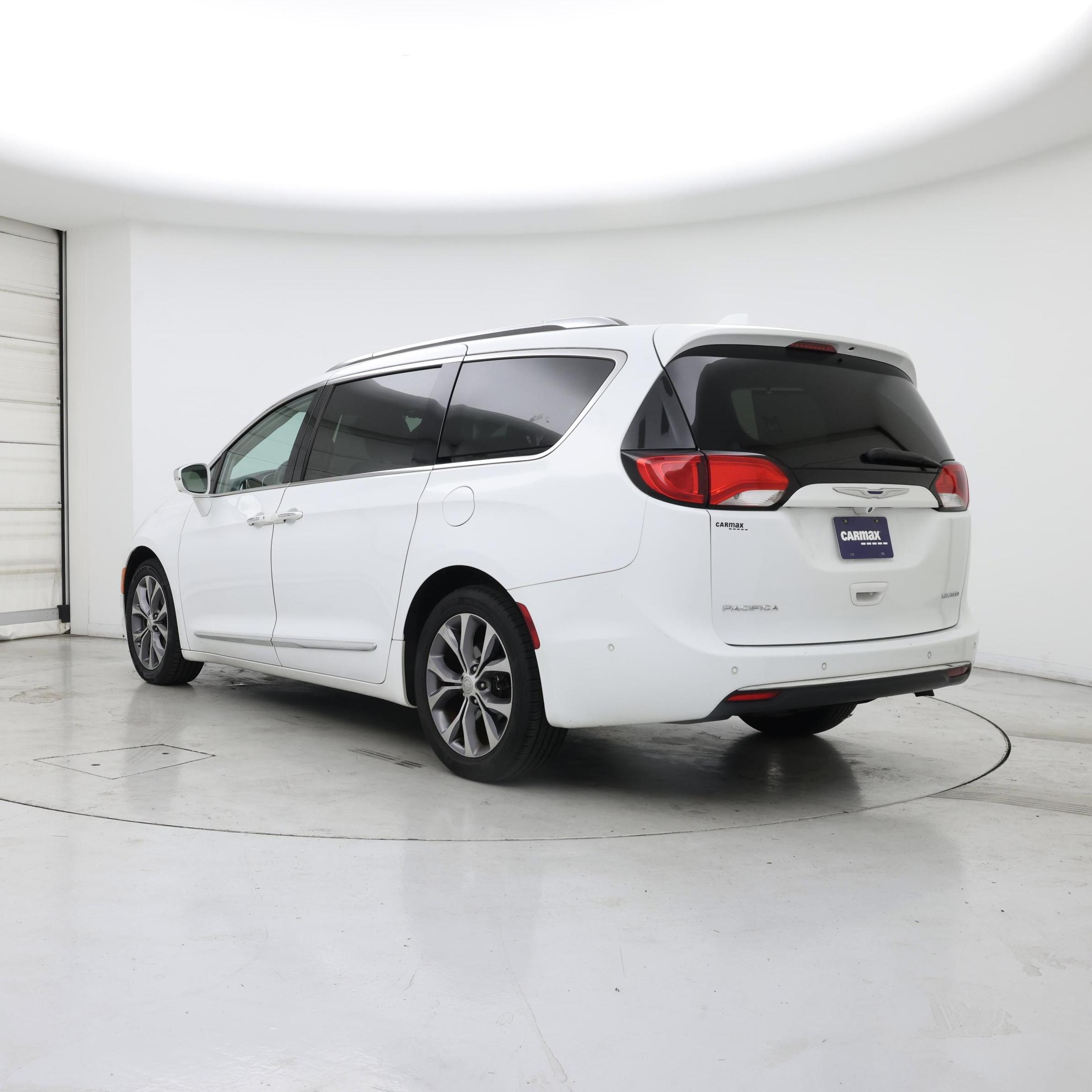 Thumbnail: 2018 Chrysler Pacifica - 2