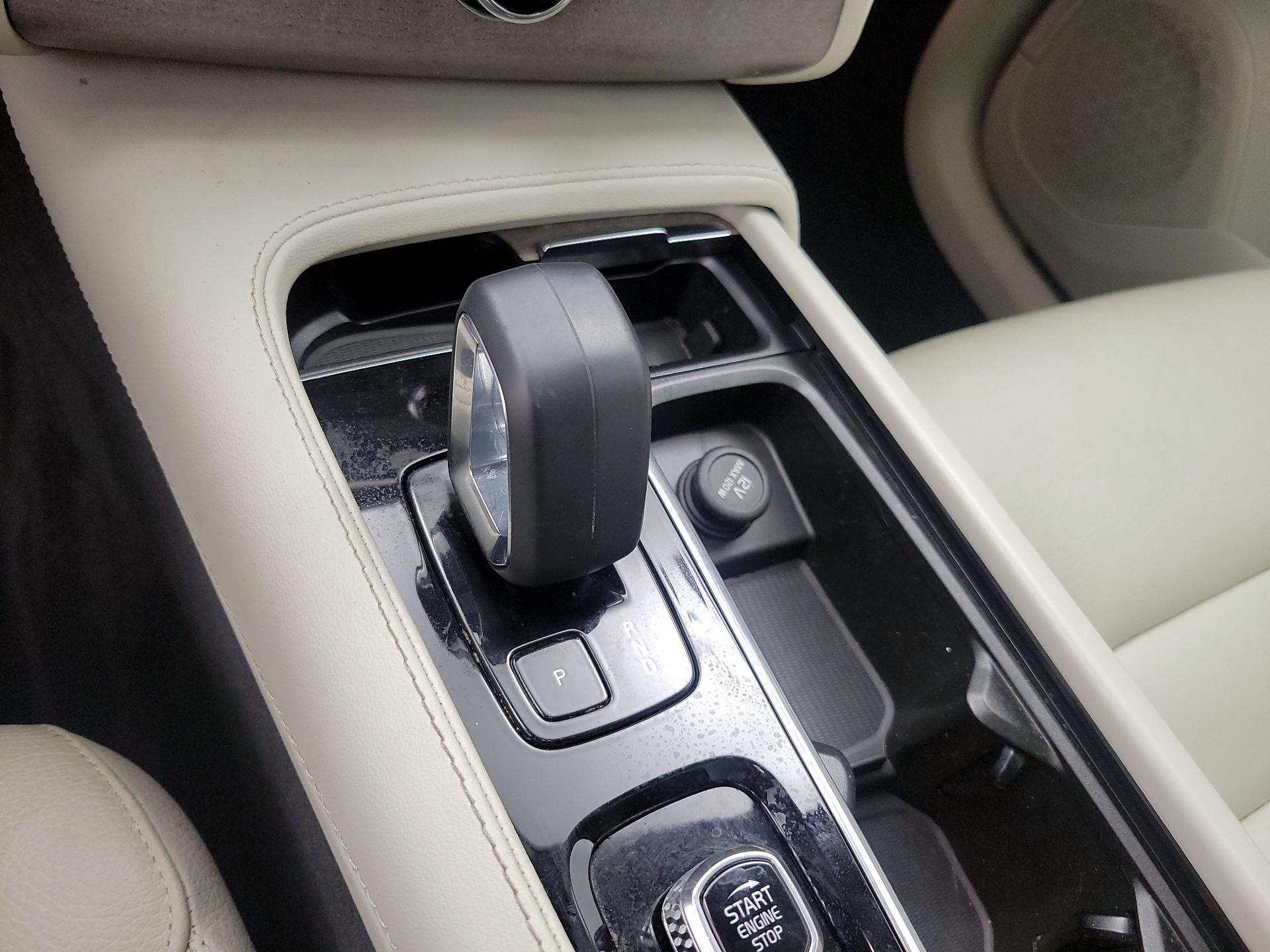 Thumbnail: 2023 Volvo XC90 - 17