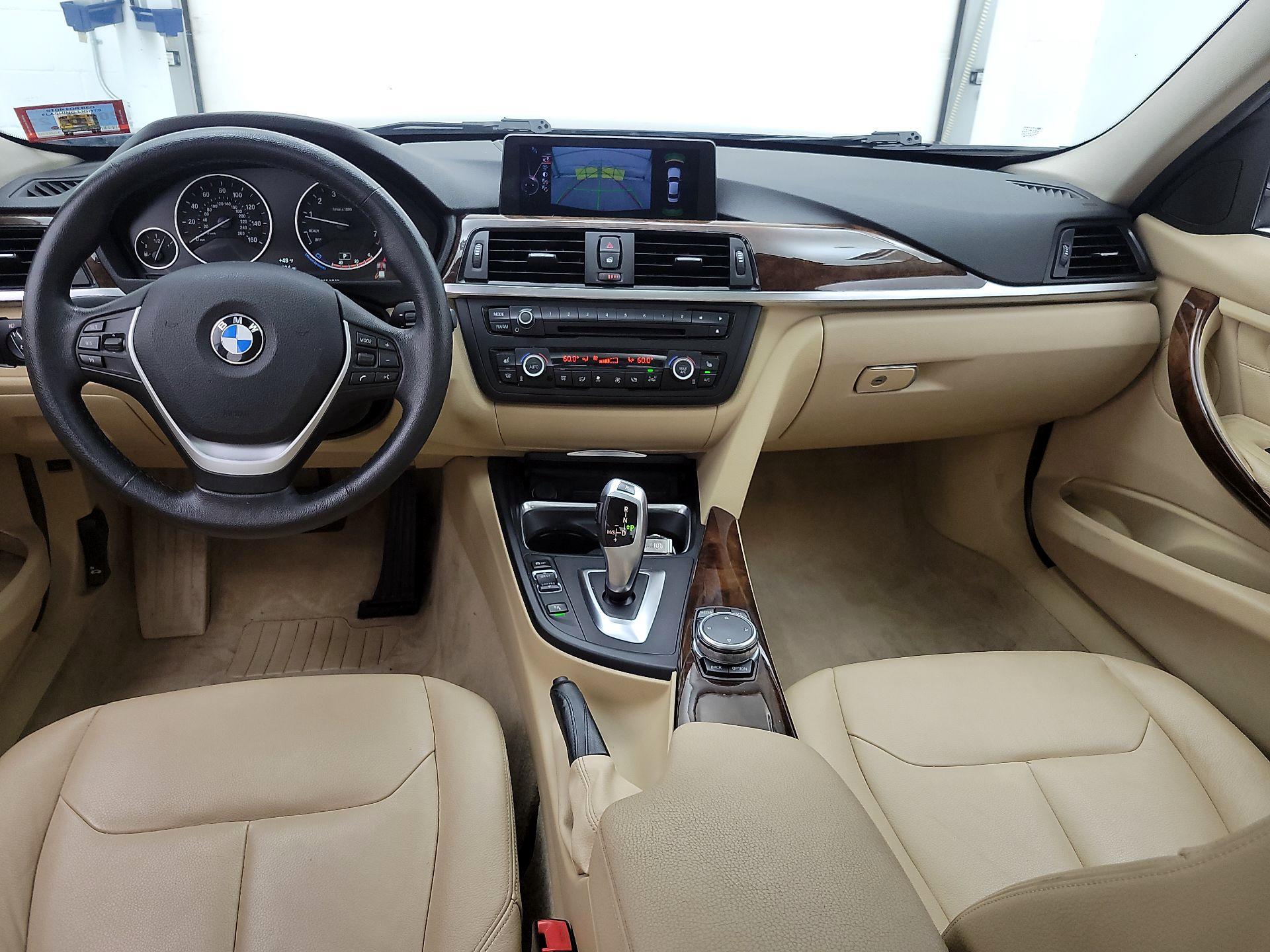 Thumbnail: 2015 BMW 3 Series - 9