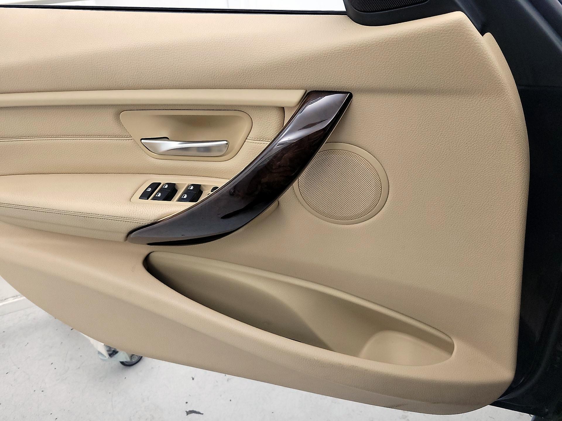 Thumbnail: 2015 BMW 3 Series - 12