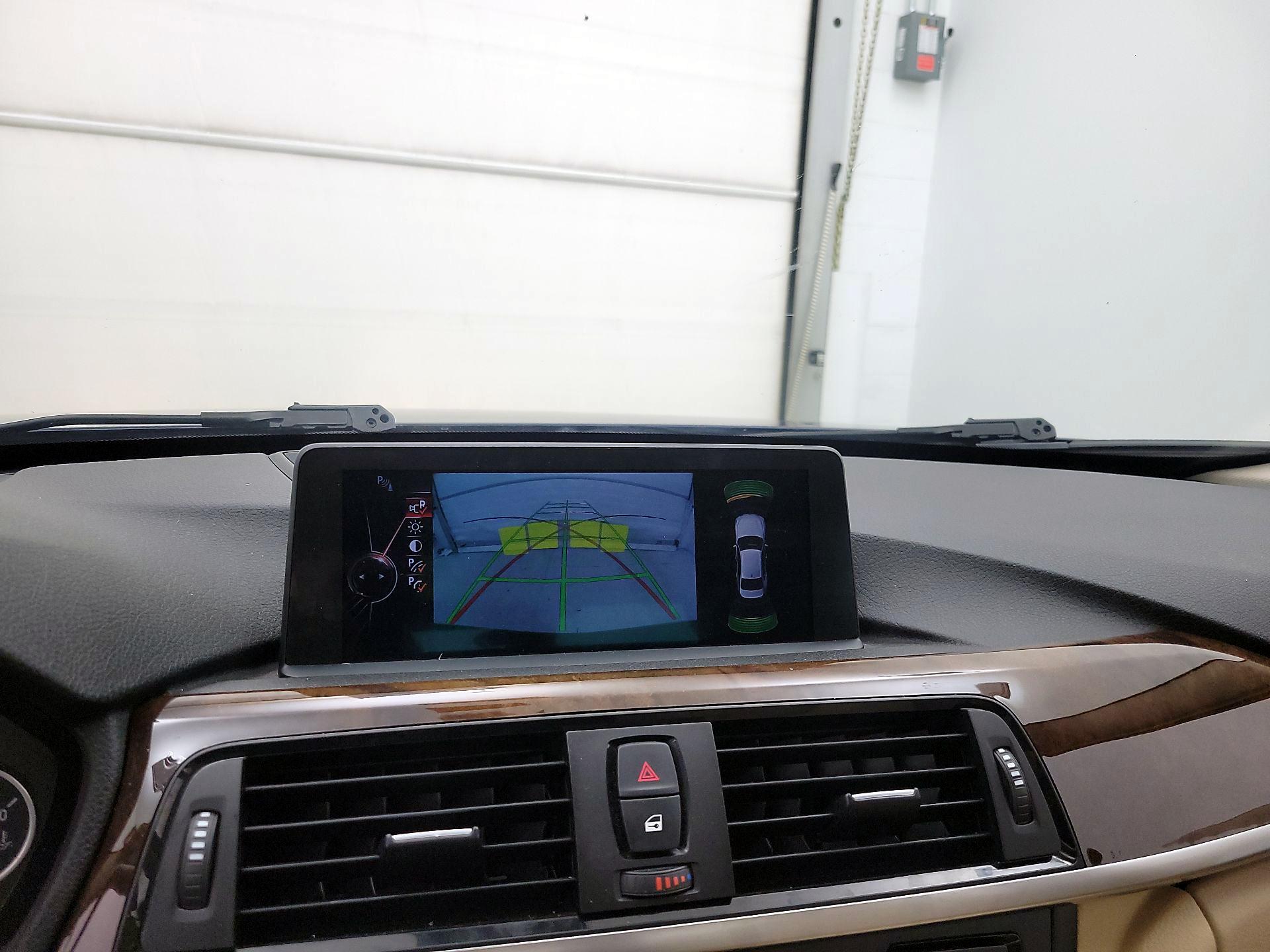 Thumbnail: 2015 BMW 3 Series - 14