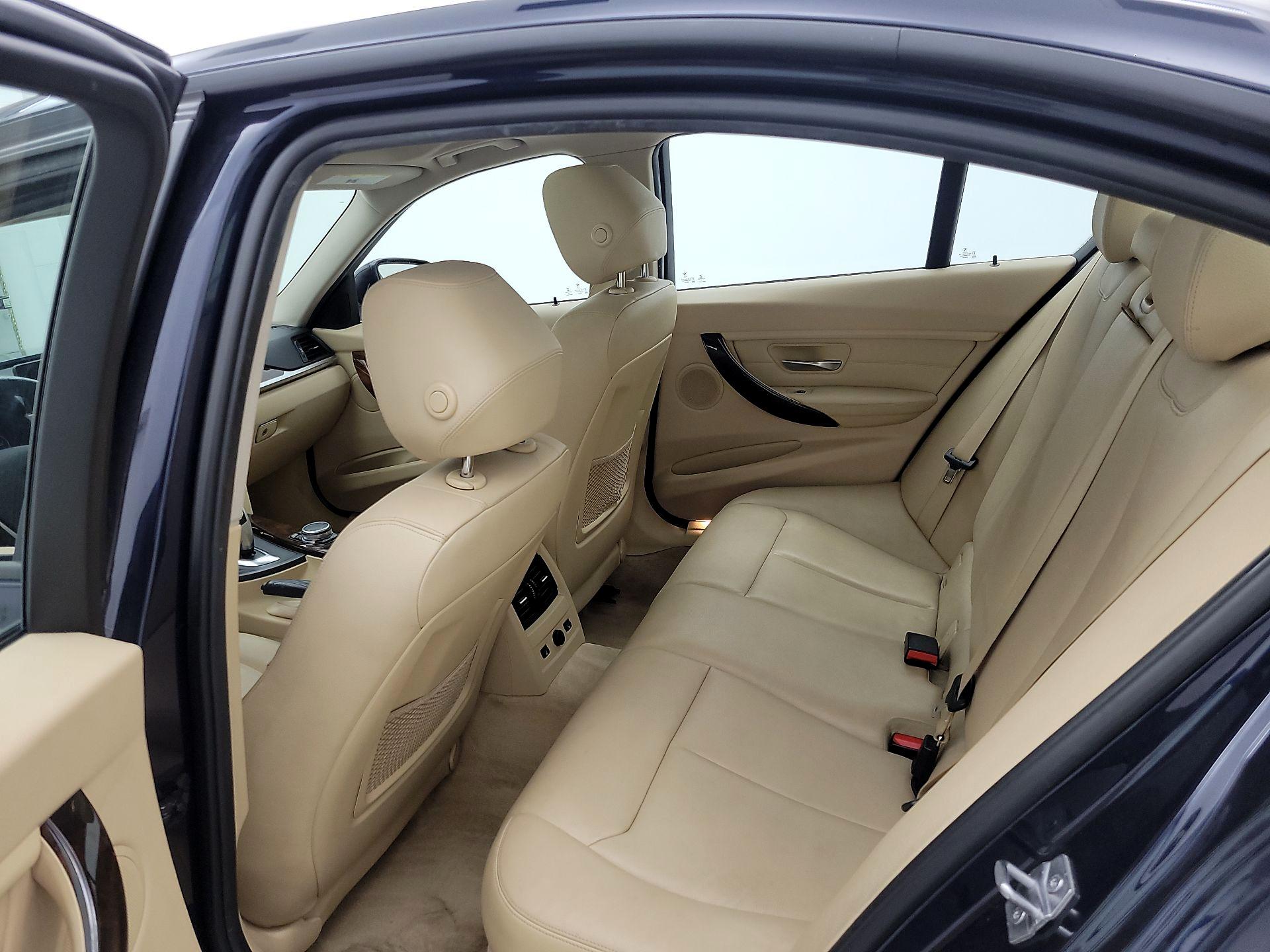 Thumbnail: 2015 BMW 3 Series - 19