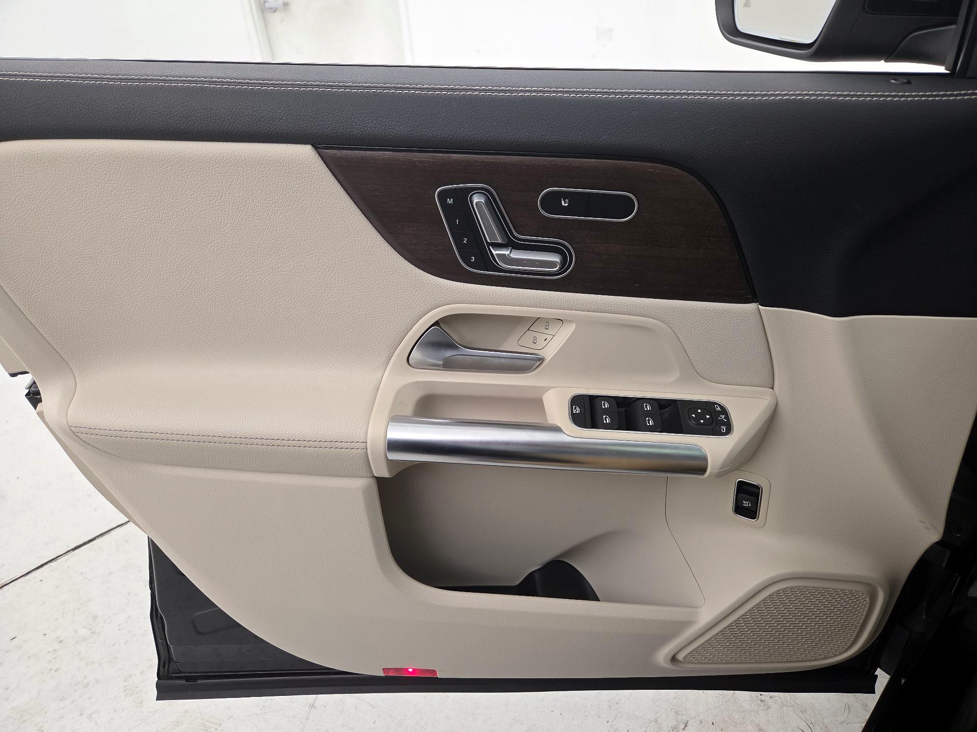 Thumbnail: 2021 Mercedes-Benz GLA - 12