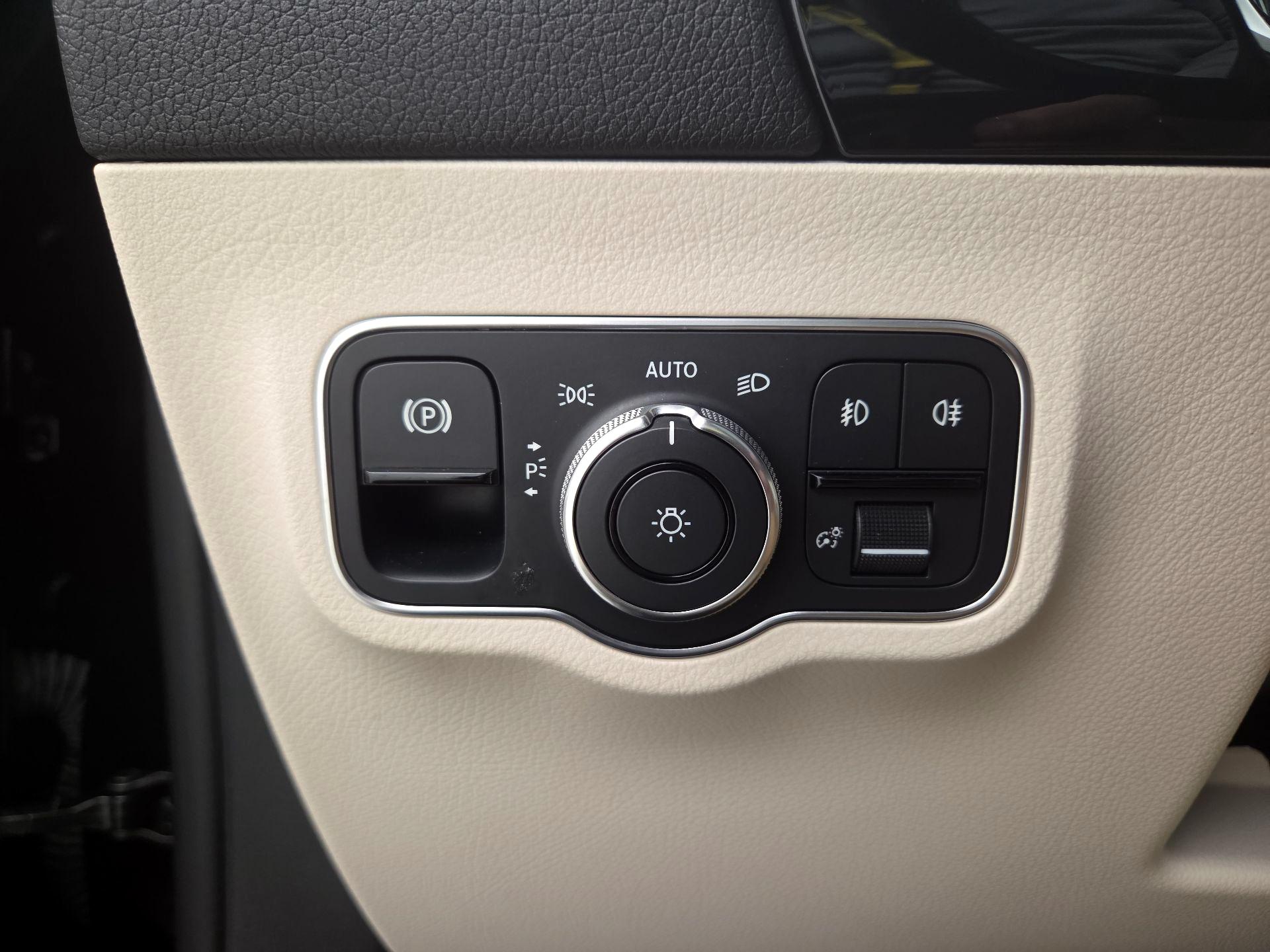 Thumbnail: 2021 Mercedes-Benz GLA - 13