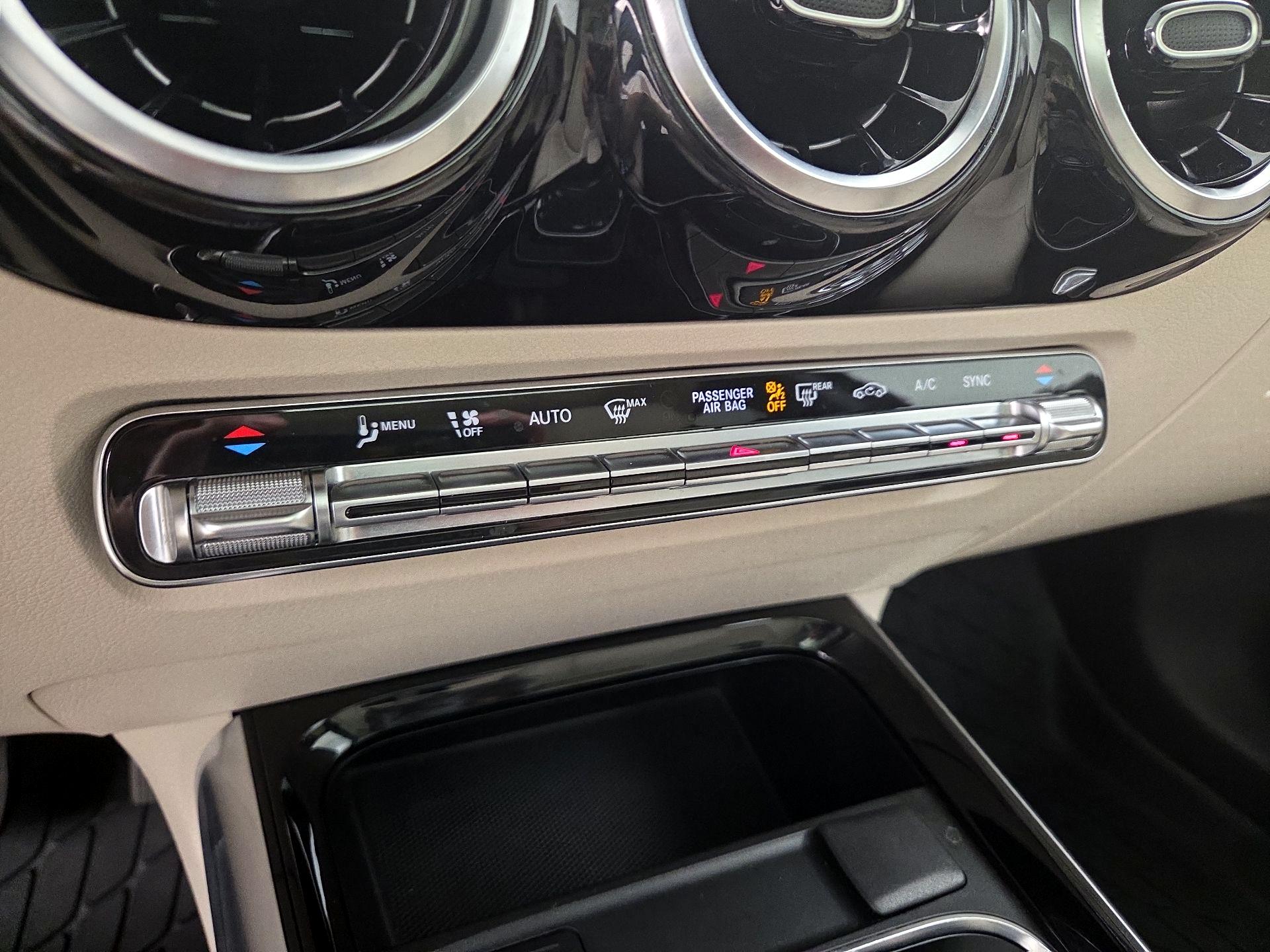 Thumbnail: 2021 Mercedes-Benz GLA - 16