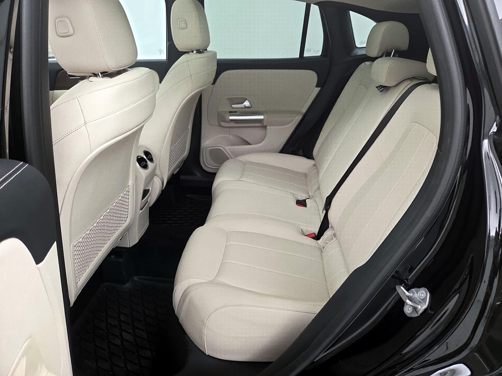 Thumbnail: 2021 Mercedes-Benz GLA - 20