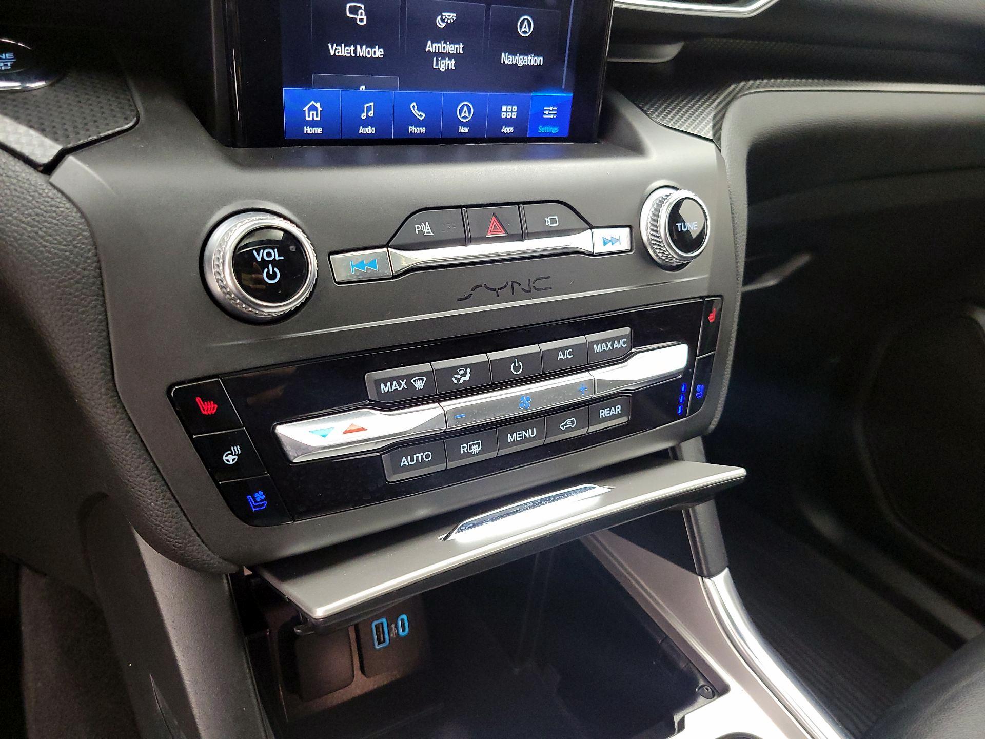 Thumbnail: 2020 Ford Explorer - 16