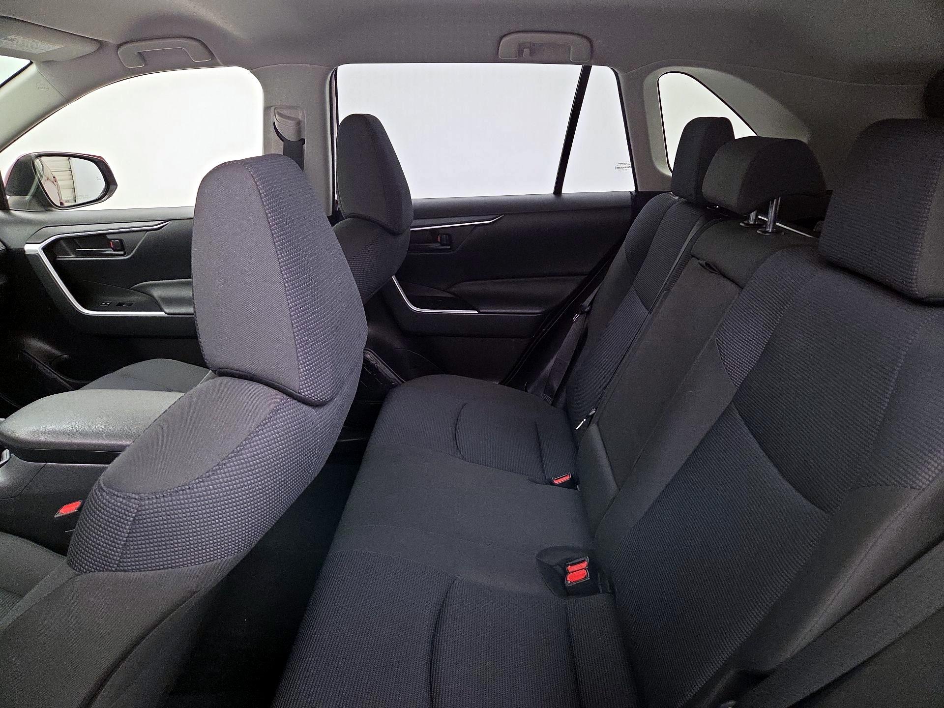 Thumbnail: 2020 Toyota RAV4 - 19