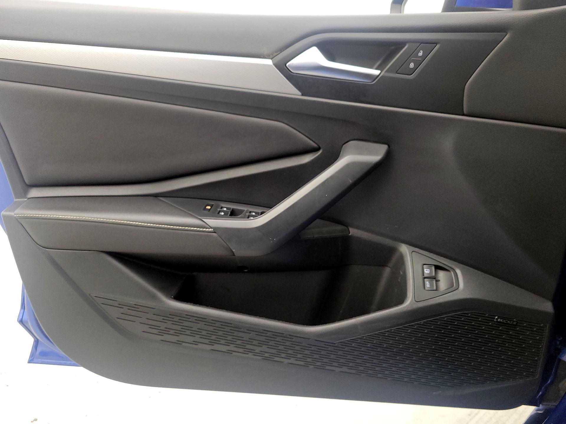 Thumbnail: 2022 Volkswagen Jetta - 12