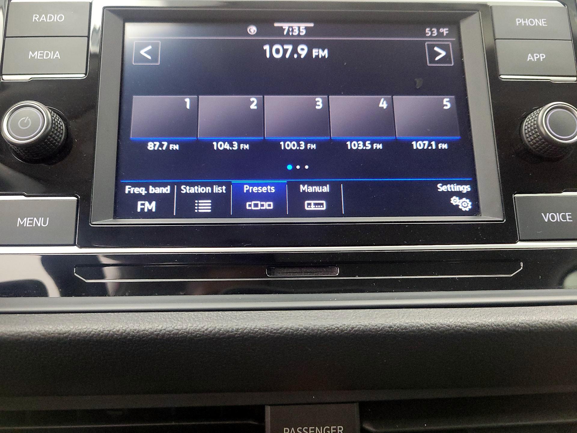 Thumbnail: 2022 Volkswagen Jetta - 15