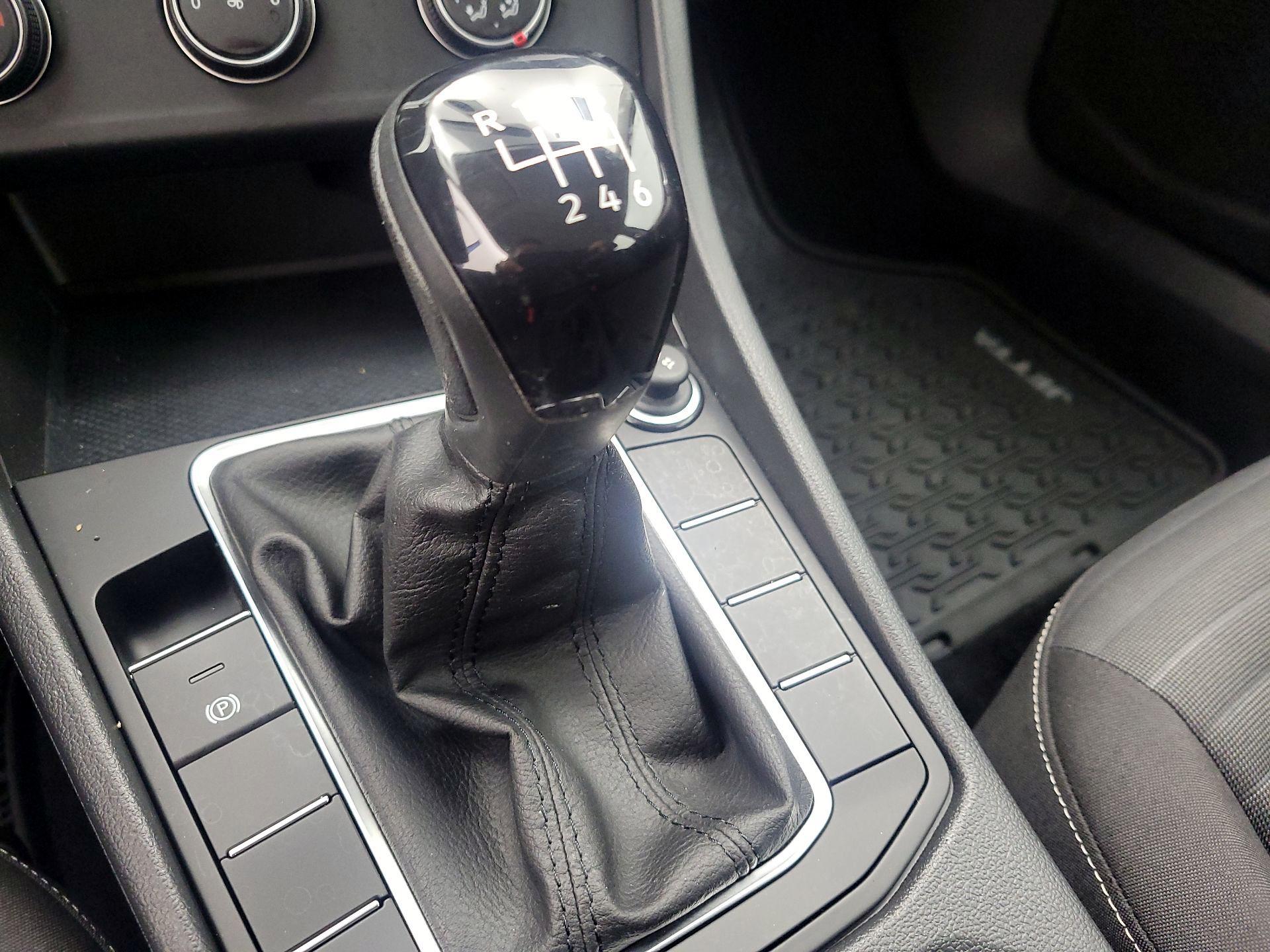 Thumbnail: 2022 Volkswagen Jetta - 17