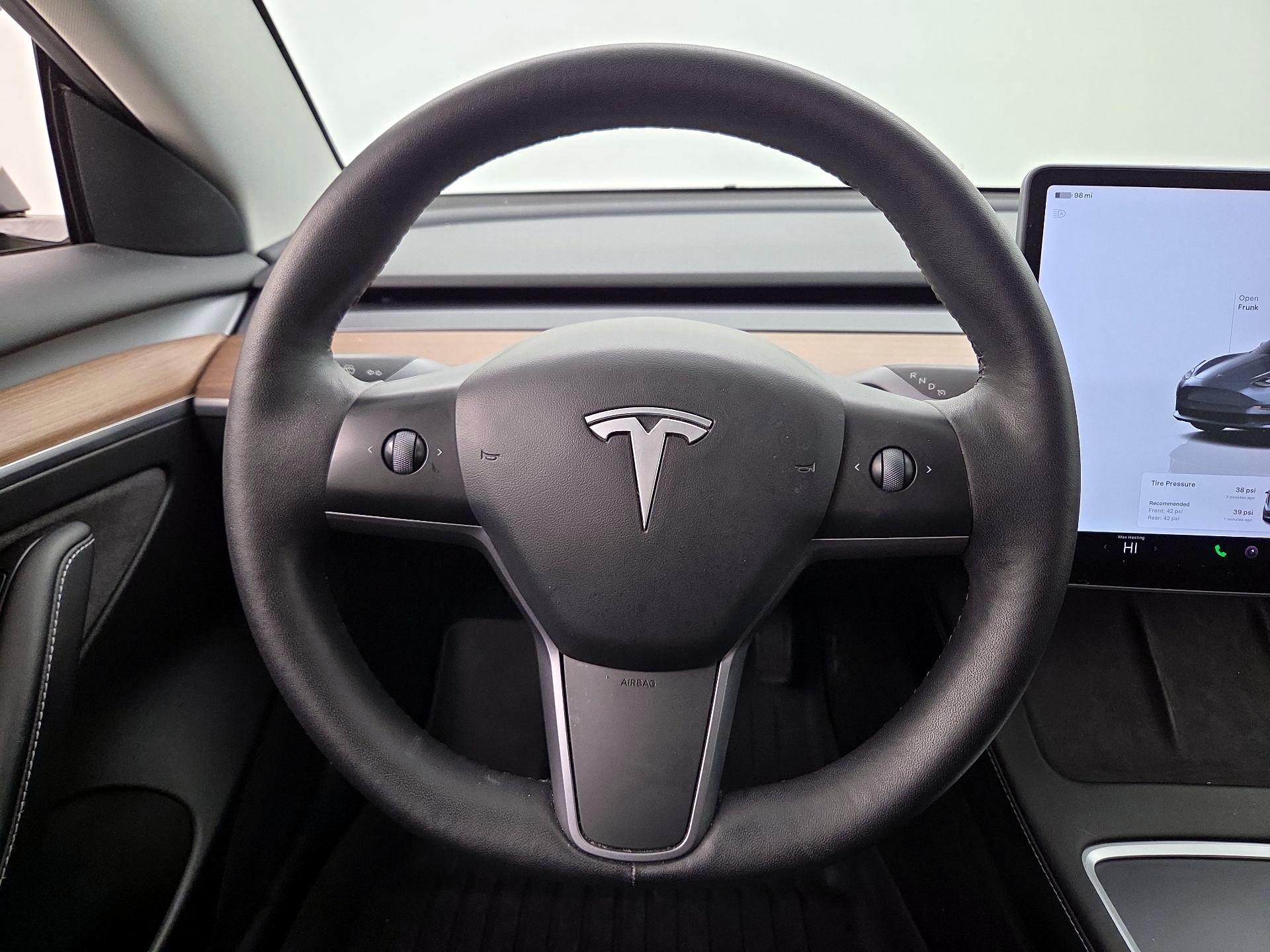 Thumbnail: 2023 Tesla Model 3 - 10