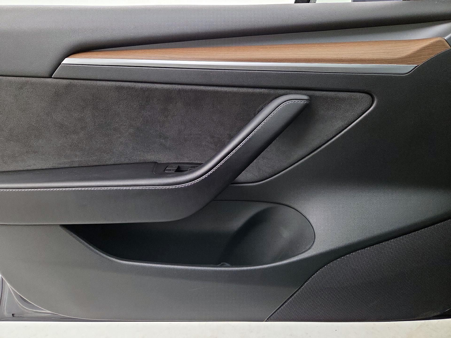 Thumbnail: 2023 Tesla Model 3 - 12