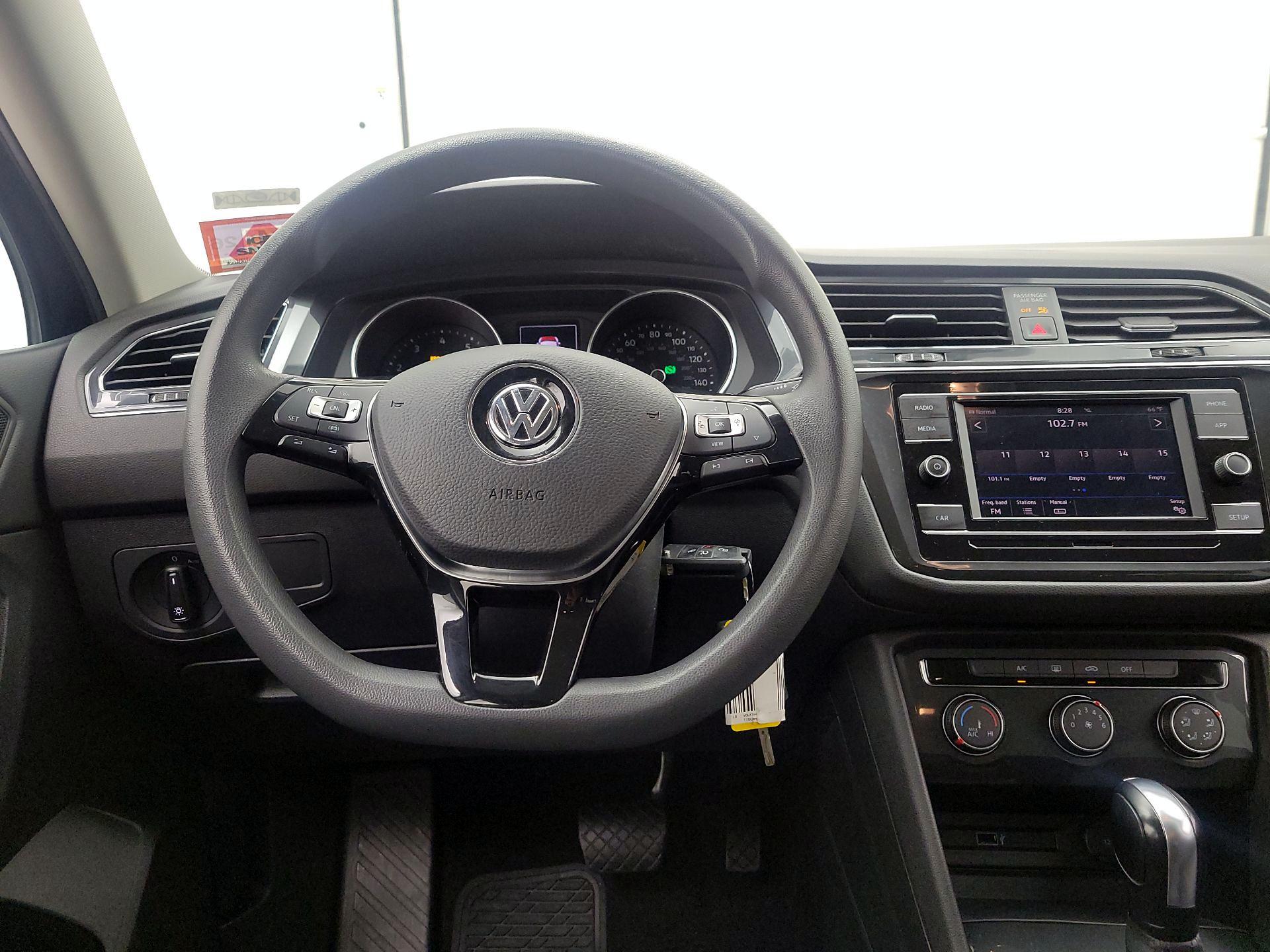 Thumbnail: 2019 Volkswagen Tiguan - 10