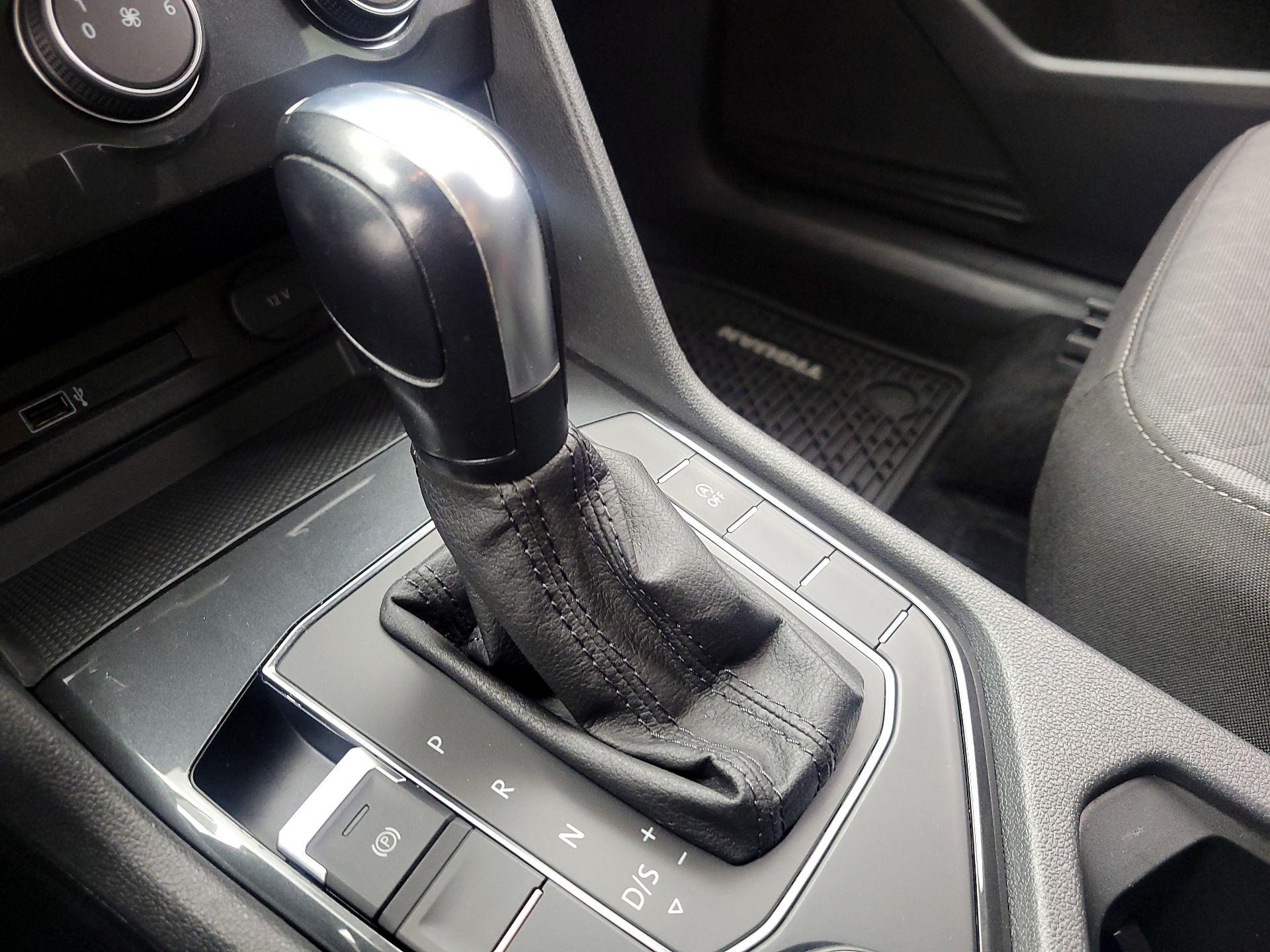 Thumbnail: 2019 Volkswagen Tiguan - 16