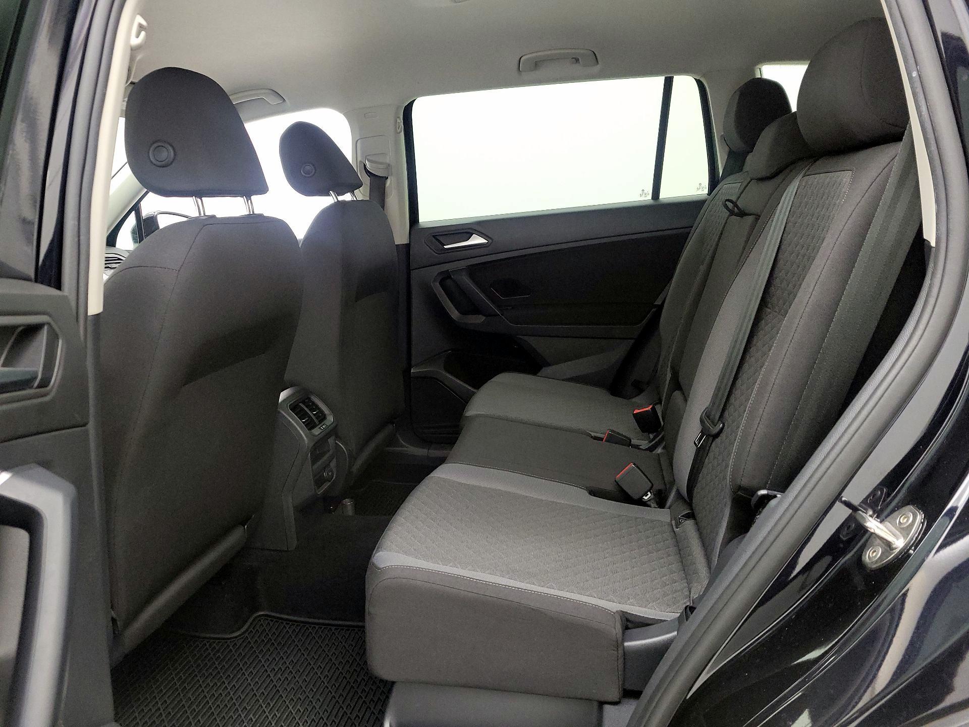 Thumbnail: 2019 Volkswagen Tiguan - 17