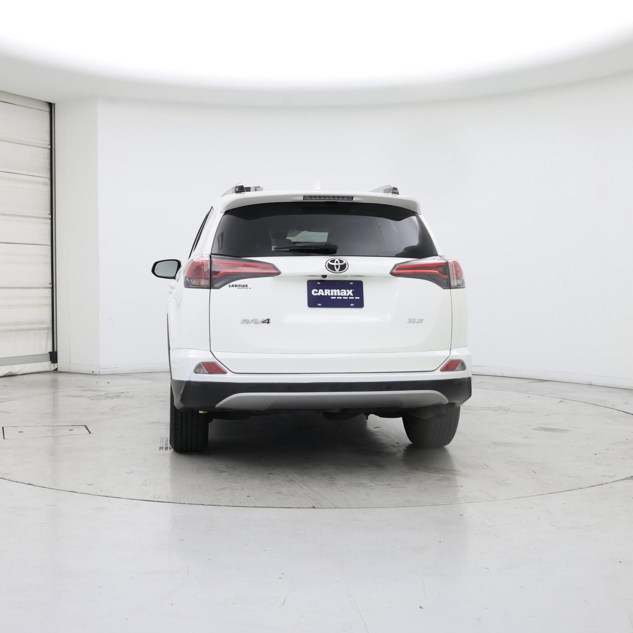 Thumbnail: 2018 Toyota RAV4 - 6