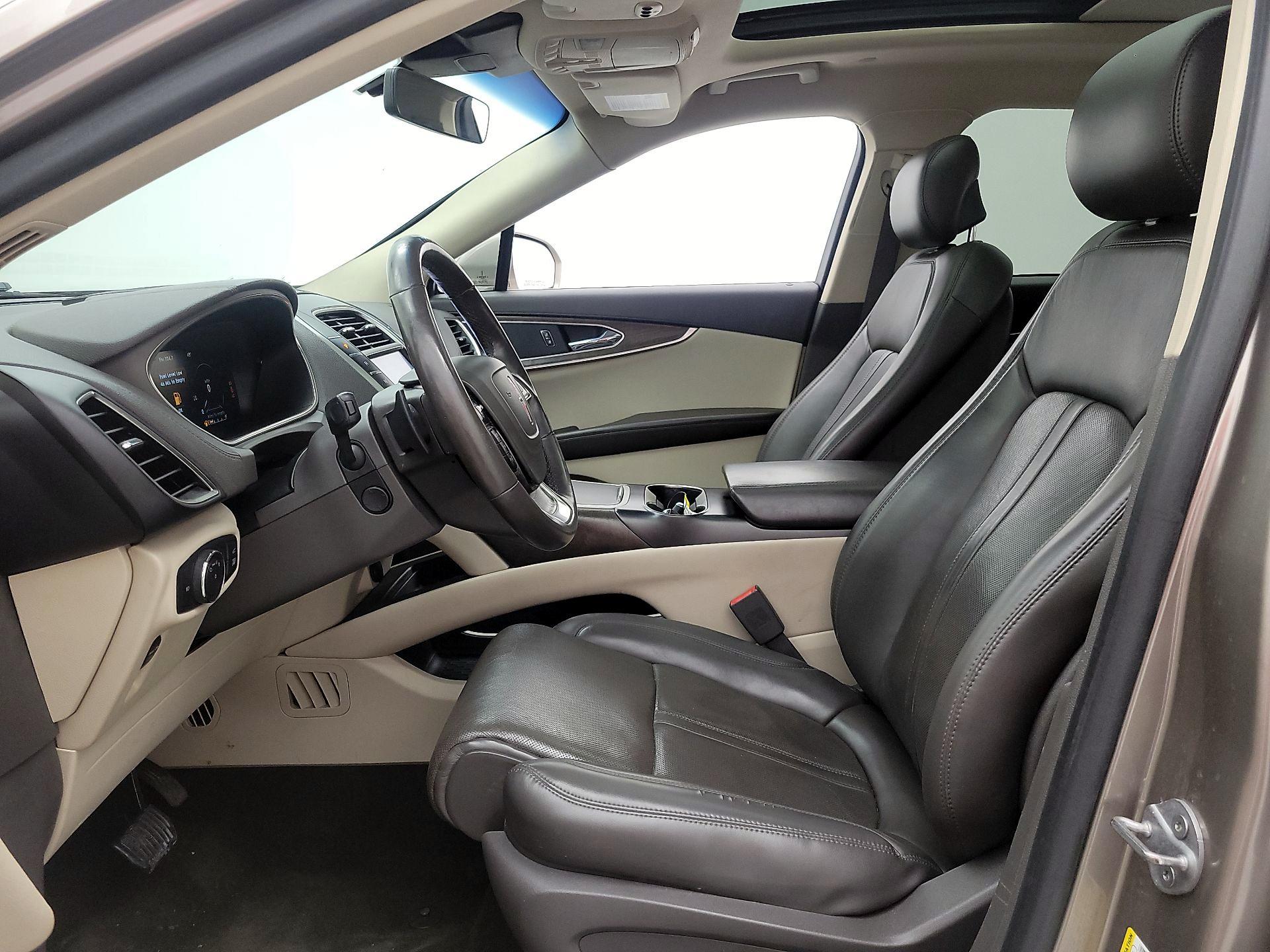 Thumbnail: 2019 Lincoln Nautilus - 11