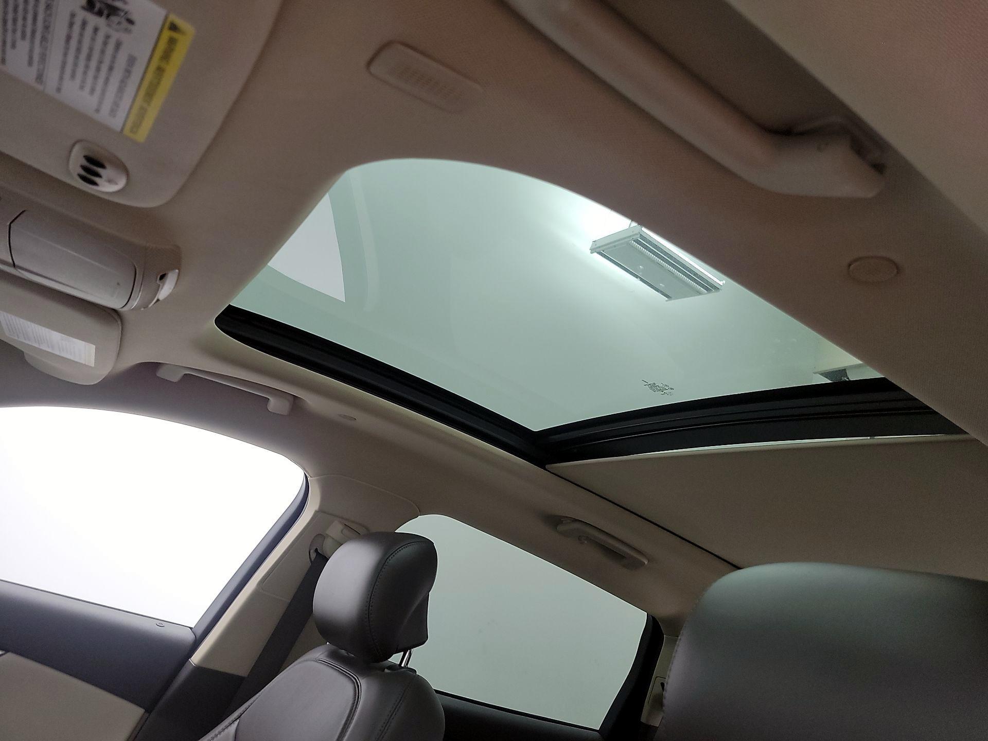 Thumbnail: 2019 Lincoln Nautilus - 17