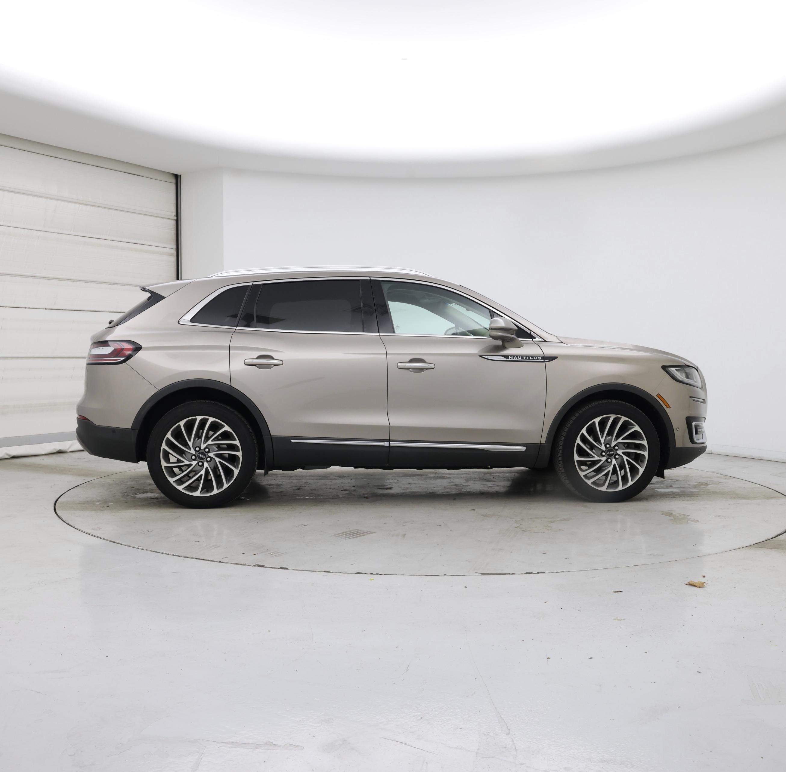 Thumbnail: 2019 Lincoln Nautilus - 7