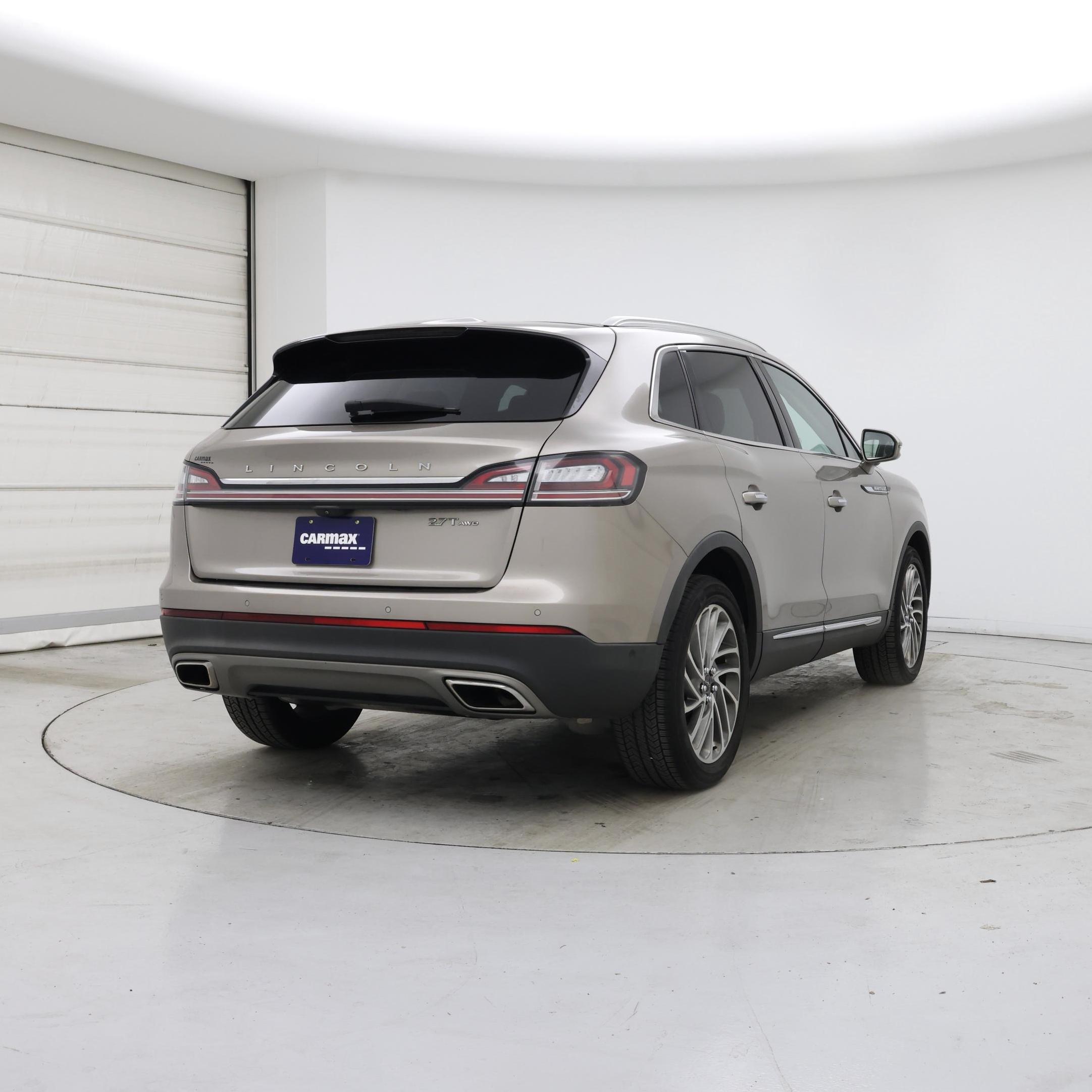 Thumbnail: 2019 Lincoln Nautilus - 8