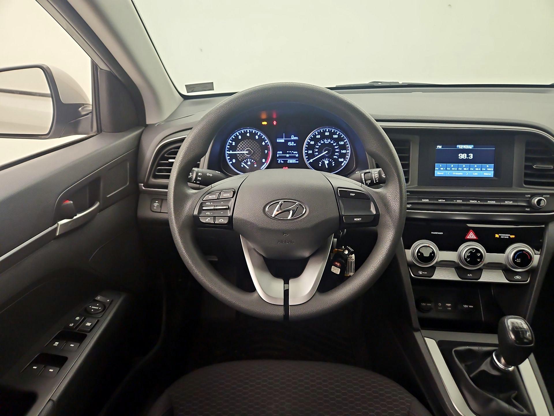 Thumbnail: 2019 Hyundai Elantra - 10