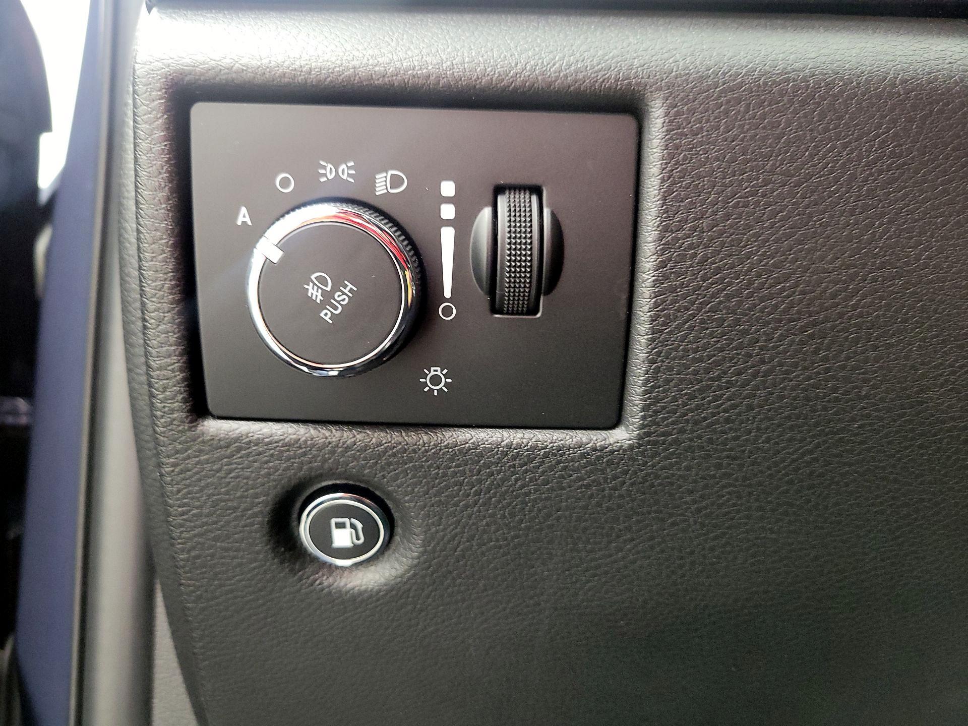 Thumbnail: 2021 Jeep Grand Cherokee - 13