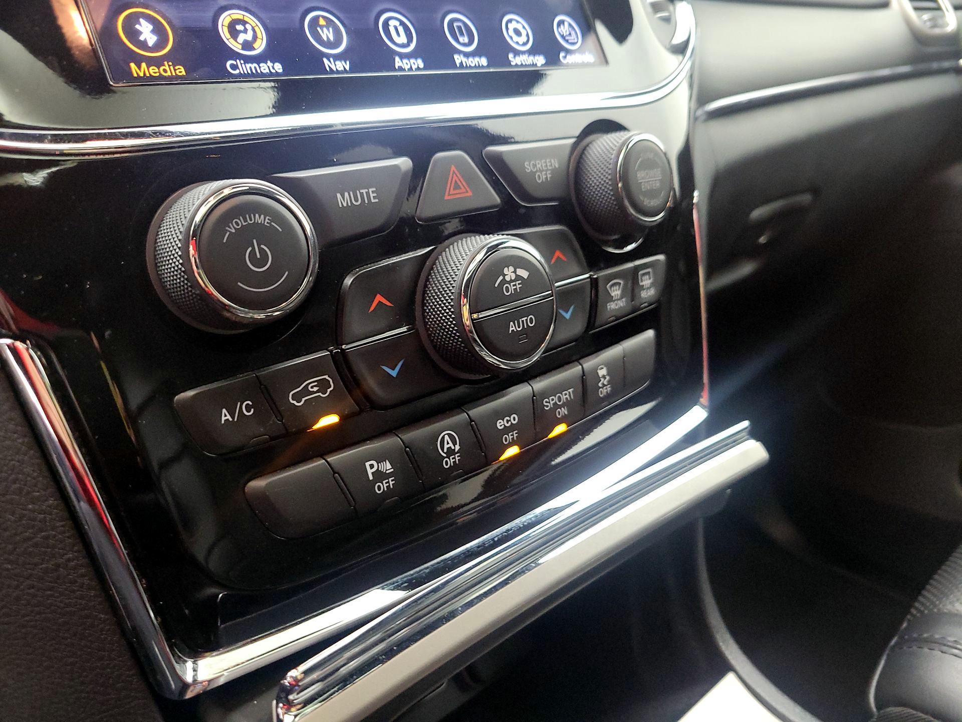 Thumbnail: 2021 Jeep Grand Cherokee - 16