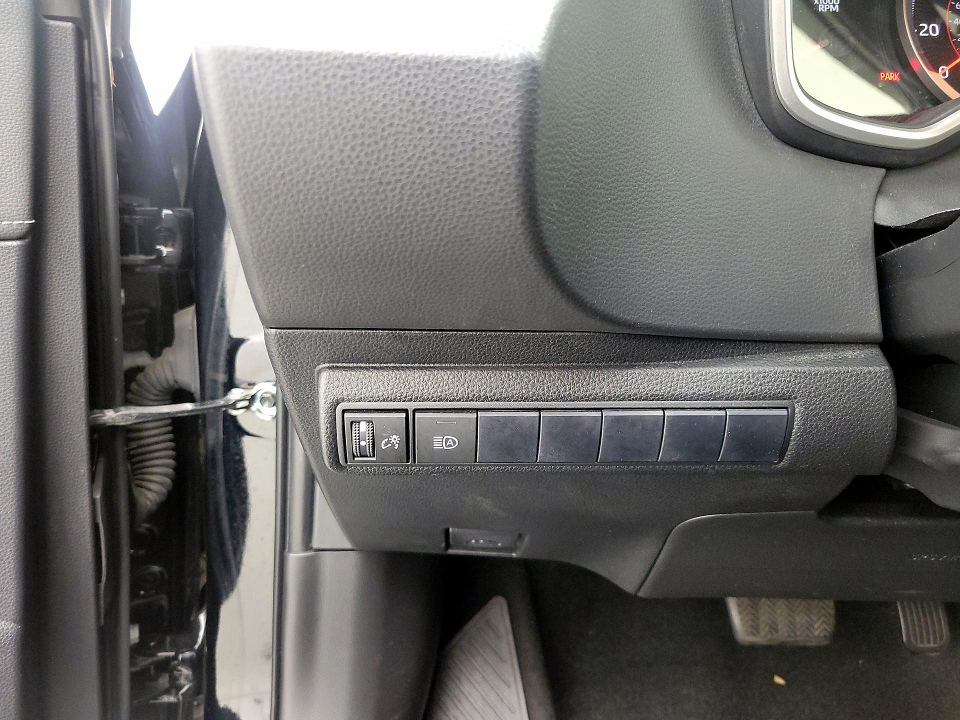 Thumbnail: 2021 Toyota Corolla - 13