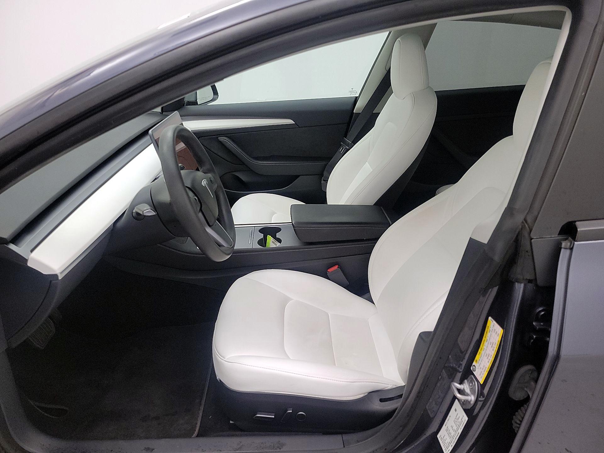 Thumbnail: 2023 Tesla Model 3 - 11